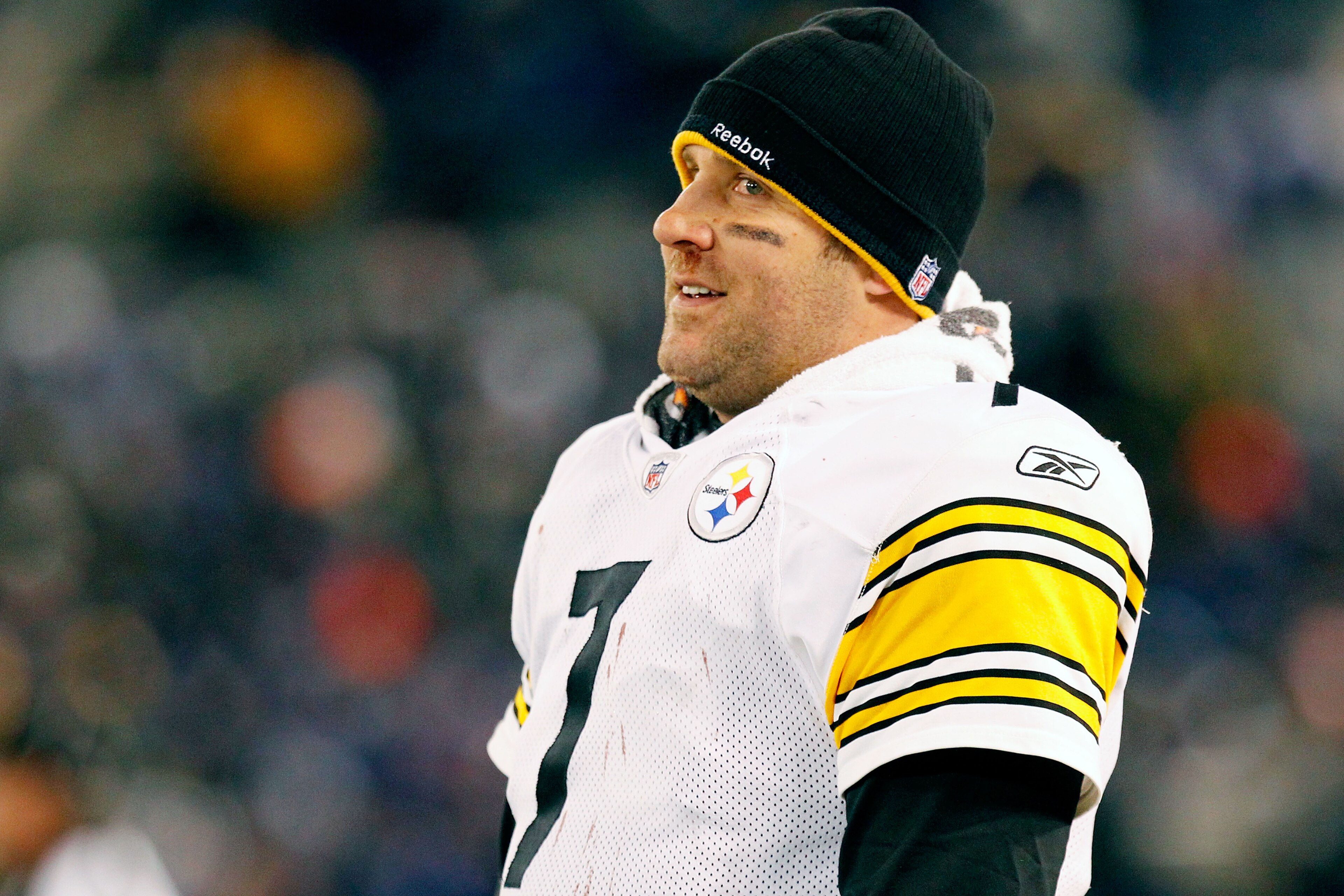 BALTIMORE, MD - DECEMBER 05: Quarterback Ben Roethlisberger #7 of the Pittsburgh Steelers looks on from the sidelines during the fourth quarter of the game against the Baltimore Ravens at M&T Bank Stadium on December 5, 2010 in Baltimore, Maryland. Pitts BALTIMORE, MD - DECEMBER 05: Quarterback Ben Roethlisberger #7 of the Pittsburgh Steelers looks on from the sidelines during the fourth quarter of the game against the Baltimore Ravens at M&T Bank Stadium on December 5, 2010 in Baltimore, Maryland. Pitts