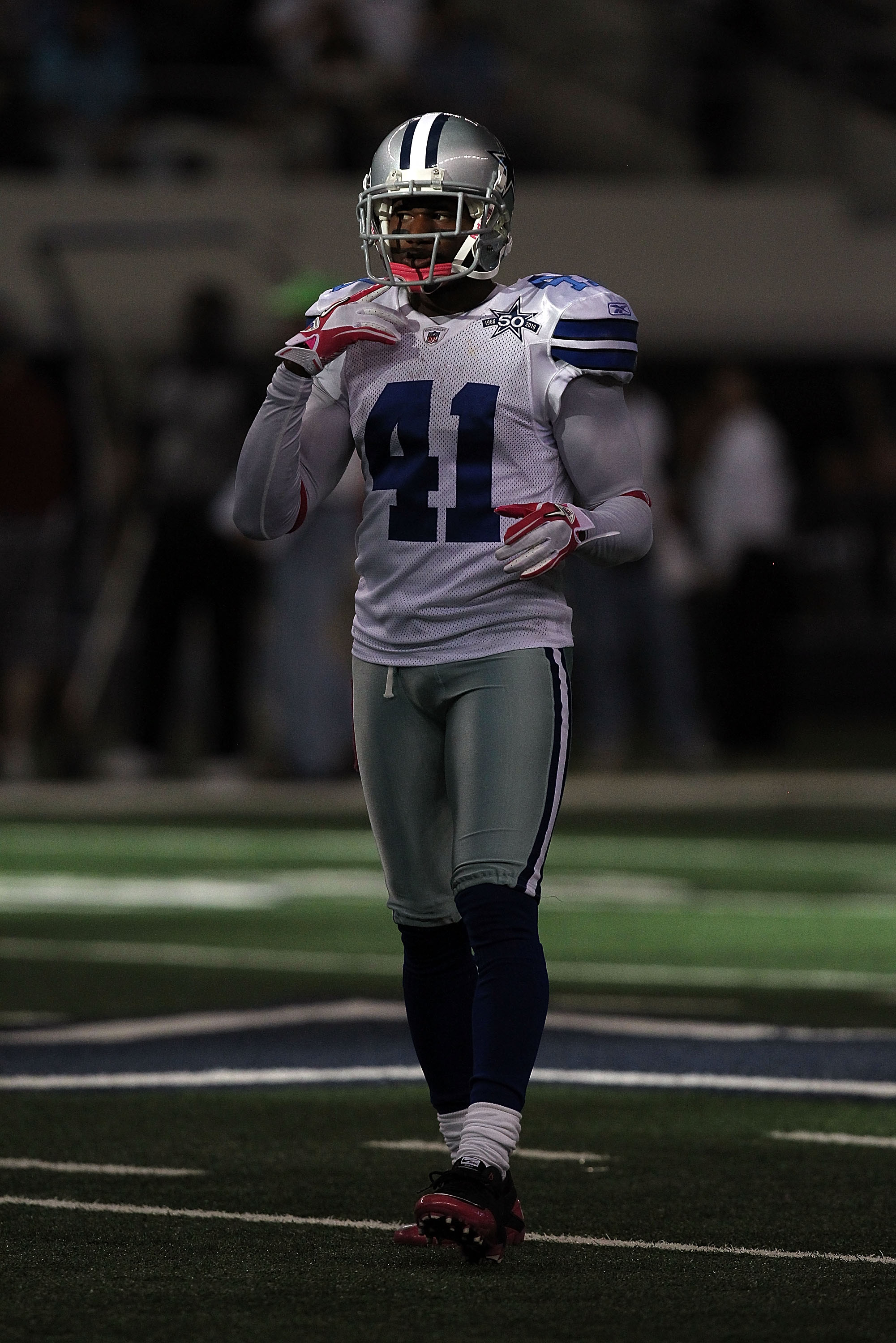 ARLINGTON, TX - OCTOBER 10:  Cornerback Terence Newman #41 of the Dallas Cowboys at Cowboys Stadium on October 10, 2010 in Arlington, Texas.  (Photo by Ronald Martinez/Getty Images)