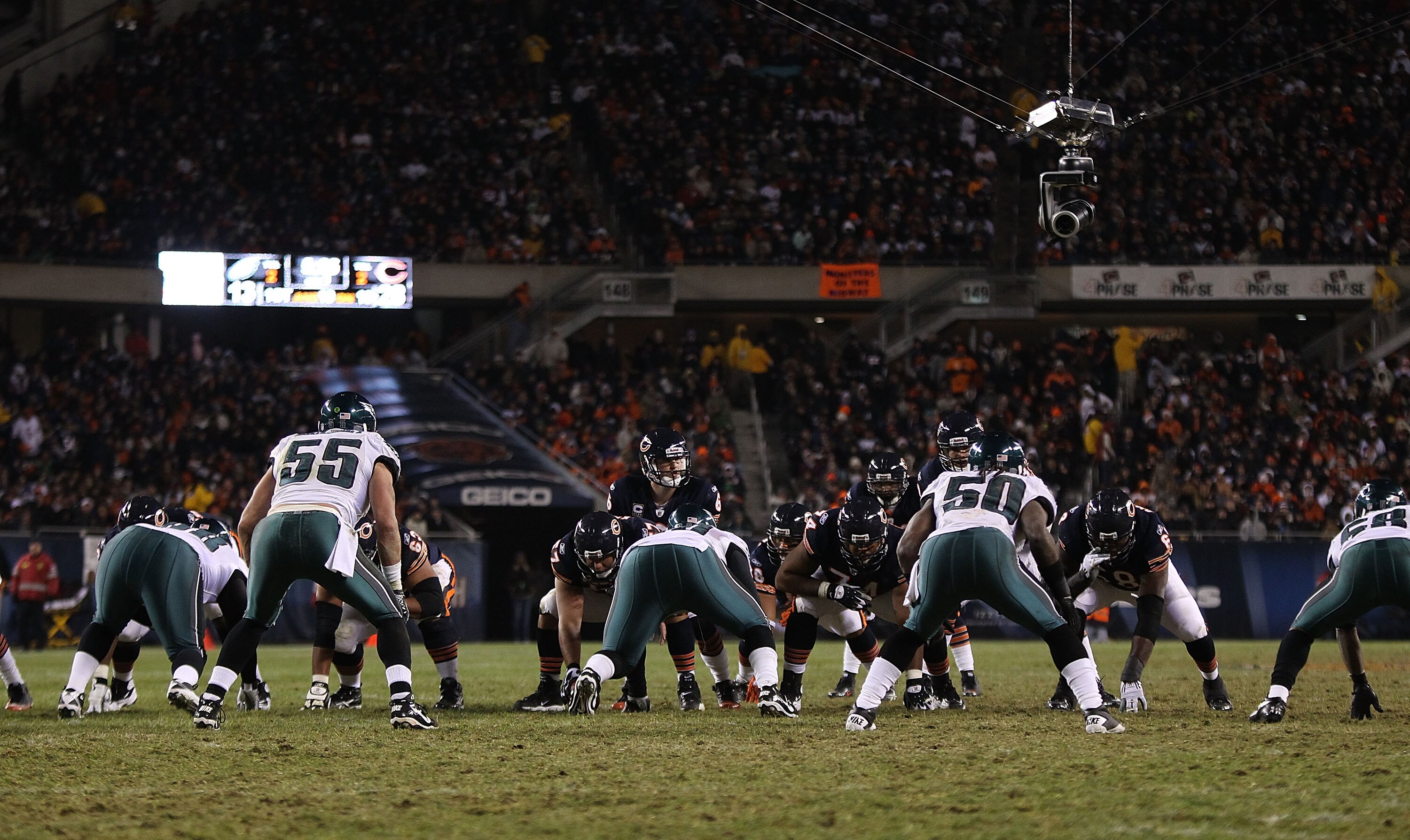 CHICAGO - NOVEMBER 28: Jay Cutler #6 of the Chicago Bears call signals against the Philadelphia Eagle defense at Soldier Field on November 28, 2010 in Chicago, Illinois. The Bears defeated the Eagles 31-26. (Photo by Jonathan Daniel/Getty Images)
