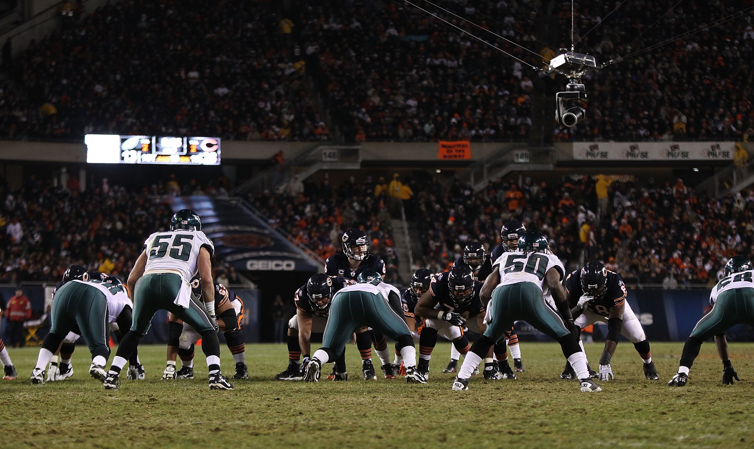 CHICAGO - NOVEMBER 28: Jay Cutler #6 of the Chicago Bears call signals against the Philadelphia Eagle defense at Soldier Field on November 28, 2010 in Chicago, Illinois. The Bears defeated the Eagles 31-26. (Photo by Jonathan Daniel/Getty Images) CHICAGO - NOVEMBER 28: Jay Cutler #6 of the Chicago Bears call signals against the Philadelphia Eagle defense at Soldier Field on November 28, 2010 in Chicago, Illinois. The Bears defeated the Eagles 31-26. (Photo by Jonathan Daniel/Getty Images)