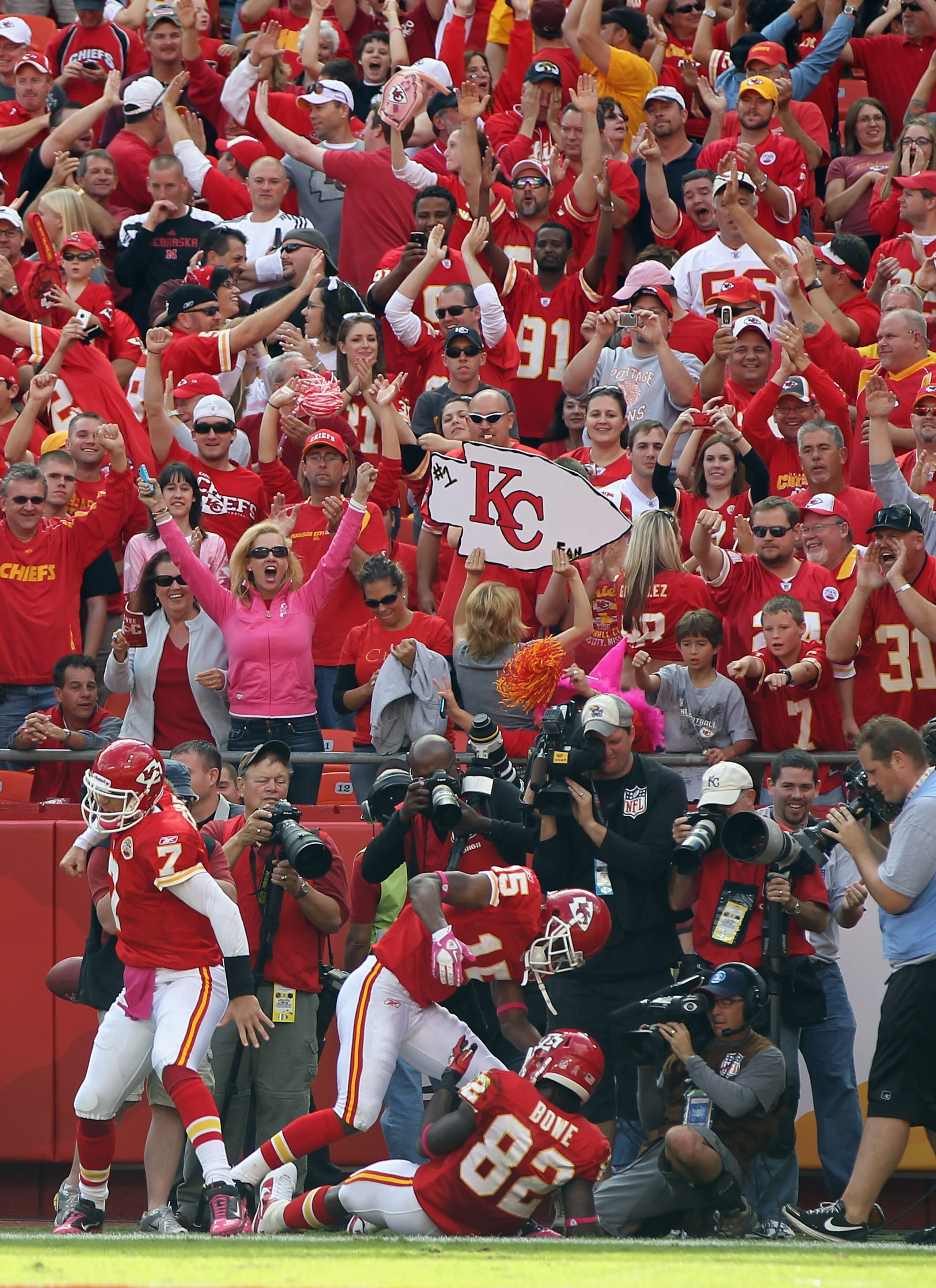 KANSAS CITY, MO - OCTOBER 24: Quarterback Matt Cassel #7 of the Kansas City Chiefs celebrates after passing to Dwayne Bowe #82 for a touchdown during the game against the Jacksonville Jaguars on October 24, 2010 at Arrowhead Stadium in Kansas City, Miss KANSAS CITY, MO - OCTOBER 24: Quarterback Matt Cassel #7 of the Kansas City Chiefs celebrates after passing to Dwayne Bowe #82 for a touchdown during the game against the Jacksonville Jaguars on October 24, 2010 at Arrowhead Stadium in Kansas City, Miss