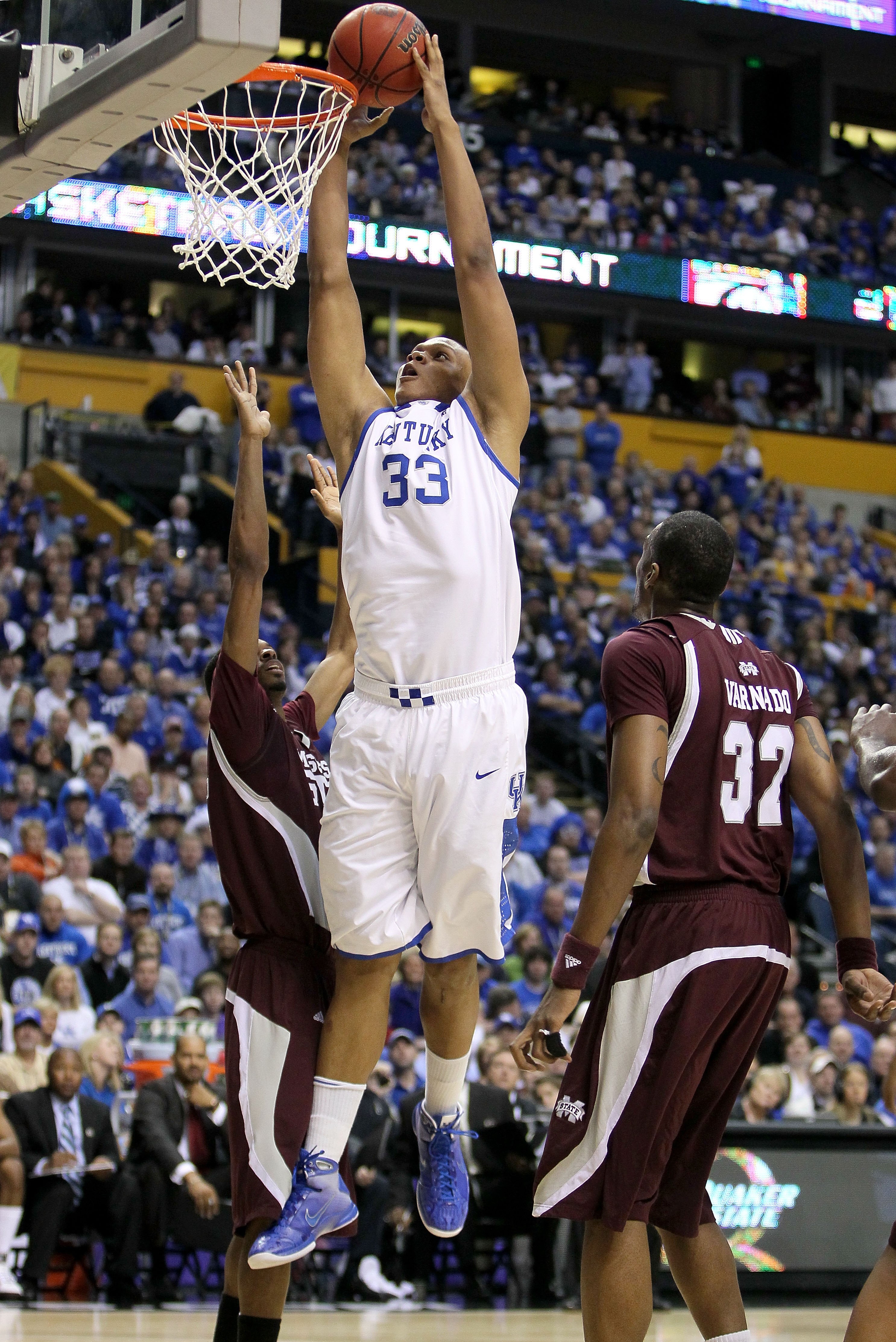 NASHVILLE, TN - MARCH 14:  Daniel Orton #33 of the Kentucky Wildcats dunks against the Mississippi State Bulldogs during the final of the SEC Men's Basketball Tournament at the Bridgestone Arena on March 14, 2010 in Nashville, Tennessee. Kentucky won 75-7