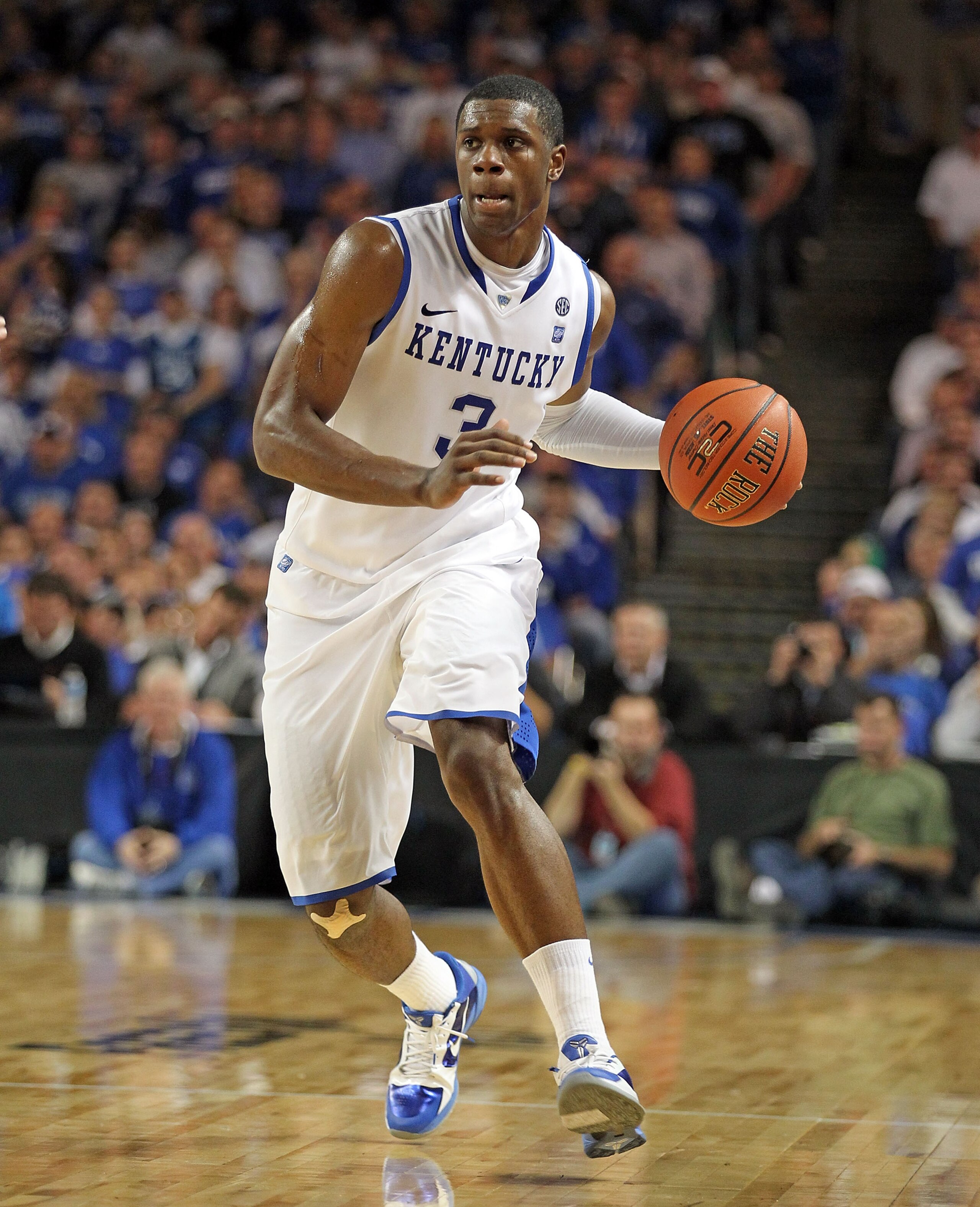 LOUISVILLE, KY - DECEMBER 08:  Terrence Jones #3 of the Kentucky Wildcats dribbles the ball during the game against the Notre Dame Fighting Irish in the 2010 DIRECTV SEC/BIG EAST Invitational at Freedom Hall on December 8, 2010 in Louisville, Kentucky.  K