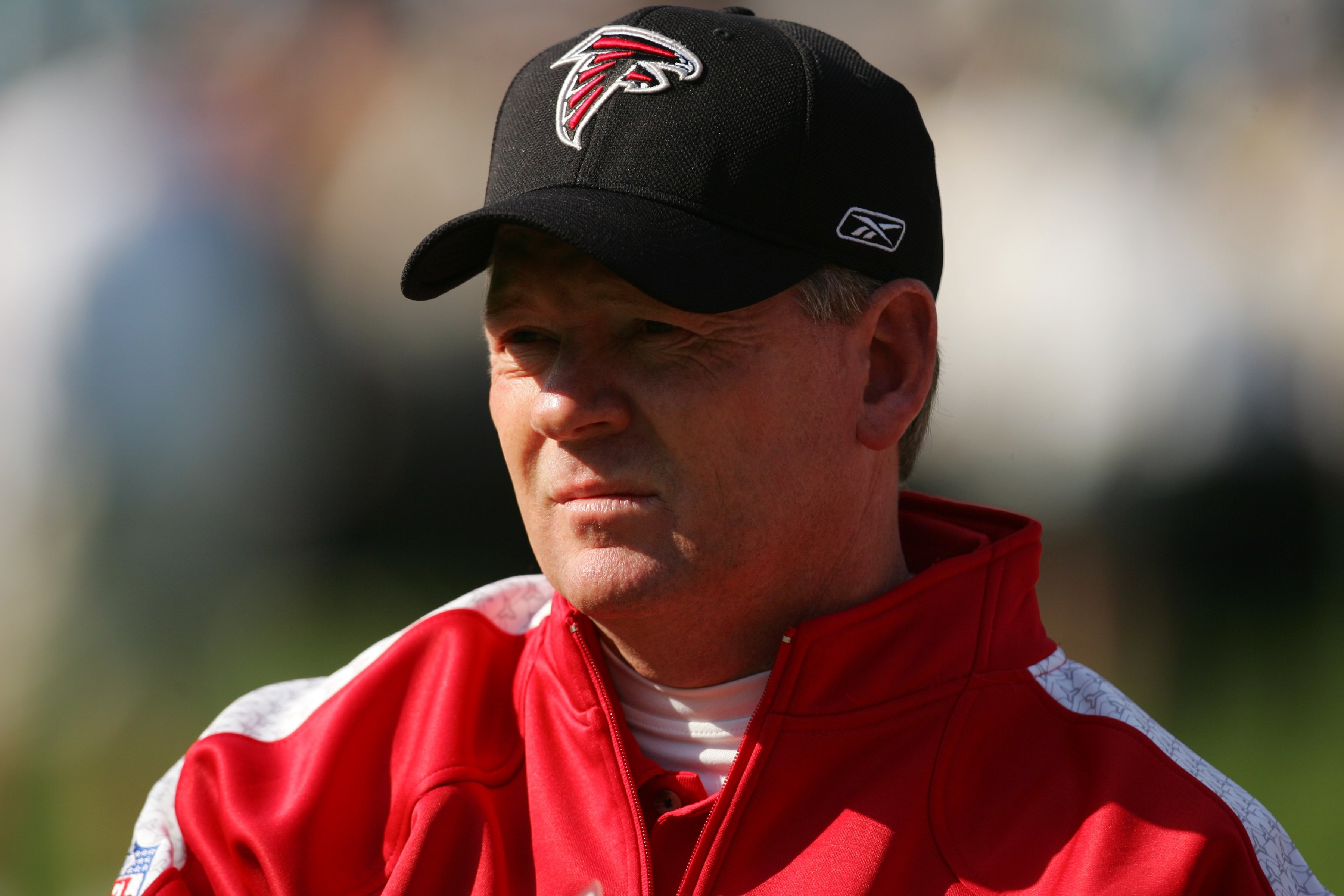 CHARLOTTE - NOVEMBER 11:  Head coach Bobby Petrino of the Atlanta Falcons looks on during the game against the Carolina Panthers at Bank of America Stadium on November 11, 2007 in Charlotte, North Carolina. (Photo by Streeter Lecka/Getty Images)
