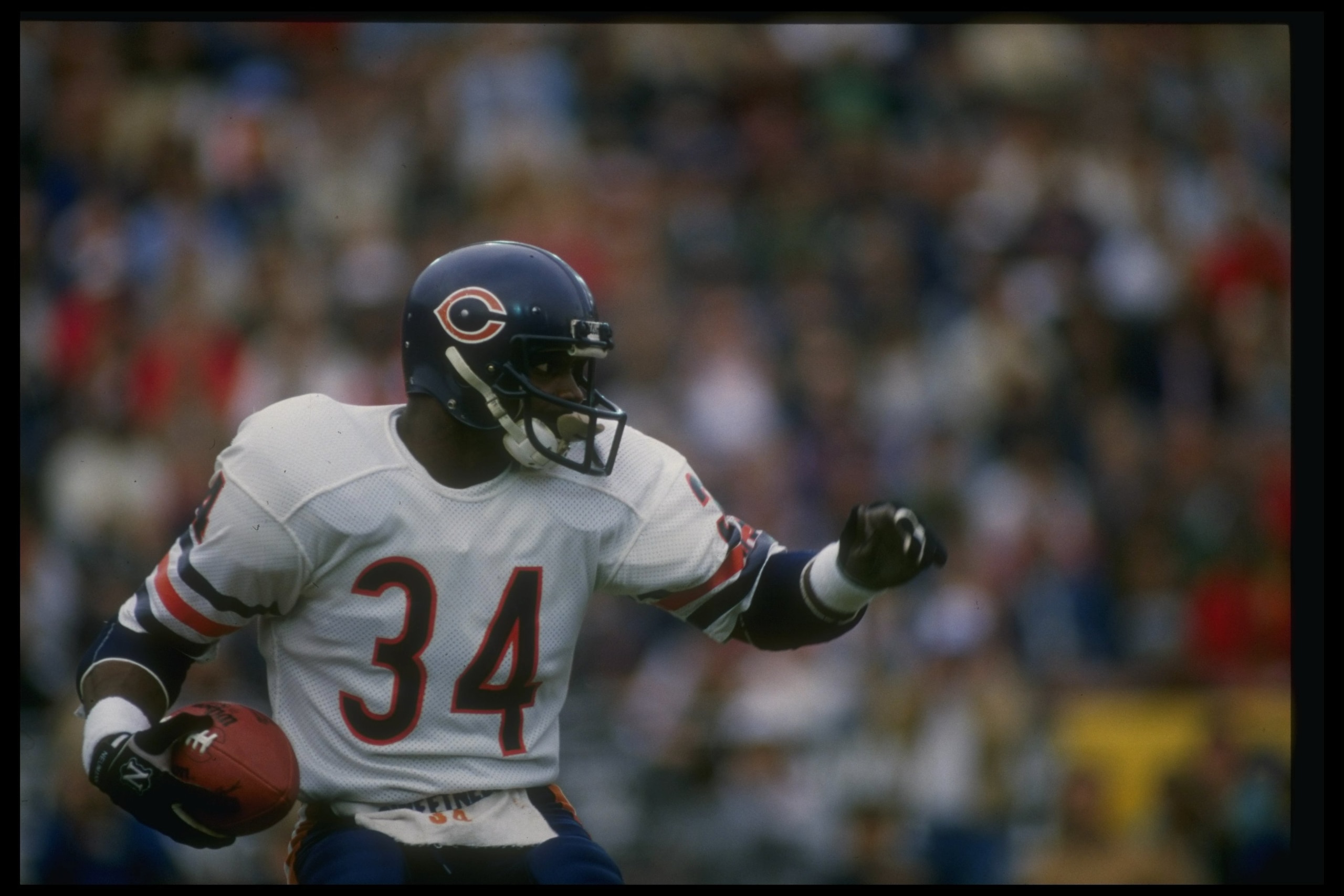 27 Dec 1987: Running back Walter Payton of the Chicago Bears moves the ball during a game against the Los Angeles Raiders at the Coliseum in Los Angeles, California. The Bears won the game, 6-3. 27 Dec 1987: Running back Walter Payton of the Chicago Bears moves the ball during a game against the Los Angeles Raiders at the Coliseum in Los Angeles, California. The Bears won the game, 6-3.