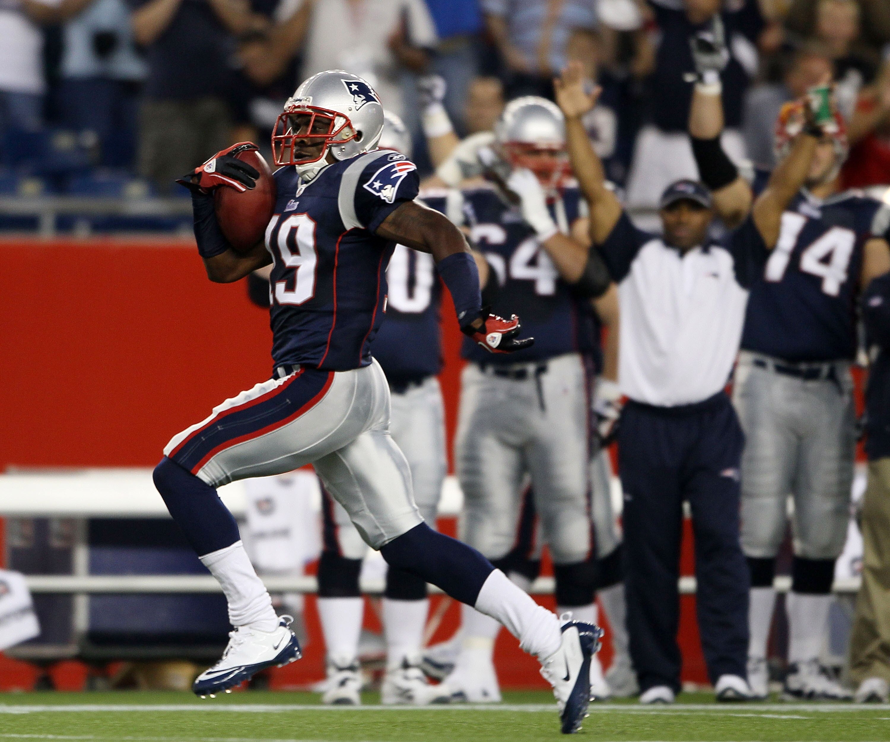 FOXBORO, MA - AUGUST 26: Brandon Tate #19 of the New England Patriots carries the opening kickoff in for a touchdown at the start of the game against the St. Louis Rams on August 26, 2010 at Gillette Stadium in Foxboro, Massachusetts.  (Photo by Elsa/Gett