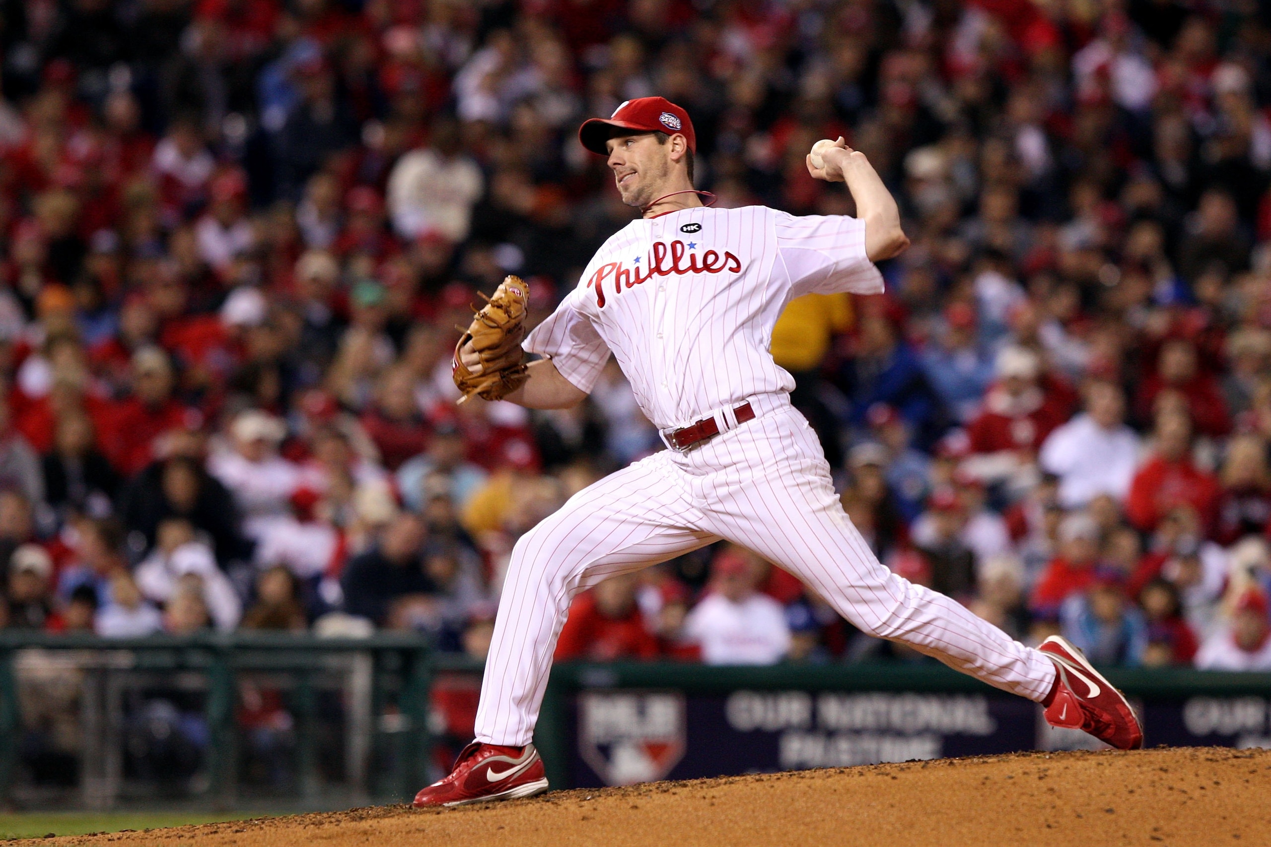PHILADELPHIA - NOVEMBER 02:  Starting pitcher Cliff Lee #34 of the Philadelphia Phillies throws a pitch against the New York Yankees in Game Five of the 2009 MLB World Series at Citizens Bank Park on November 2, 2009 in Philadelphia, Pennsylvania. The Phi