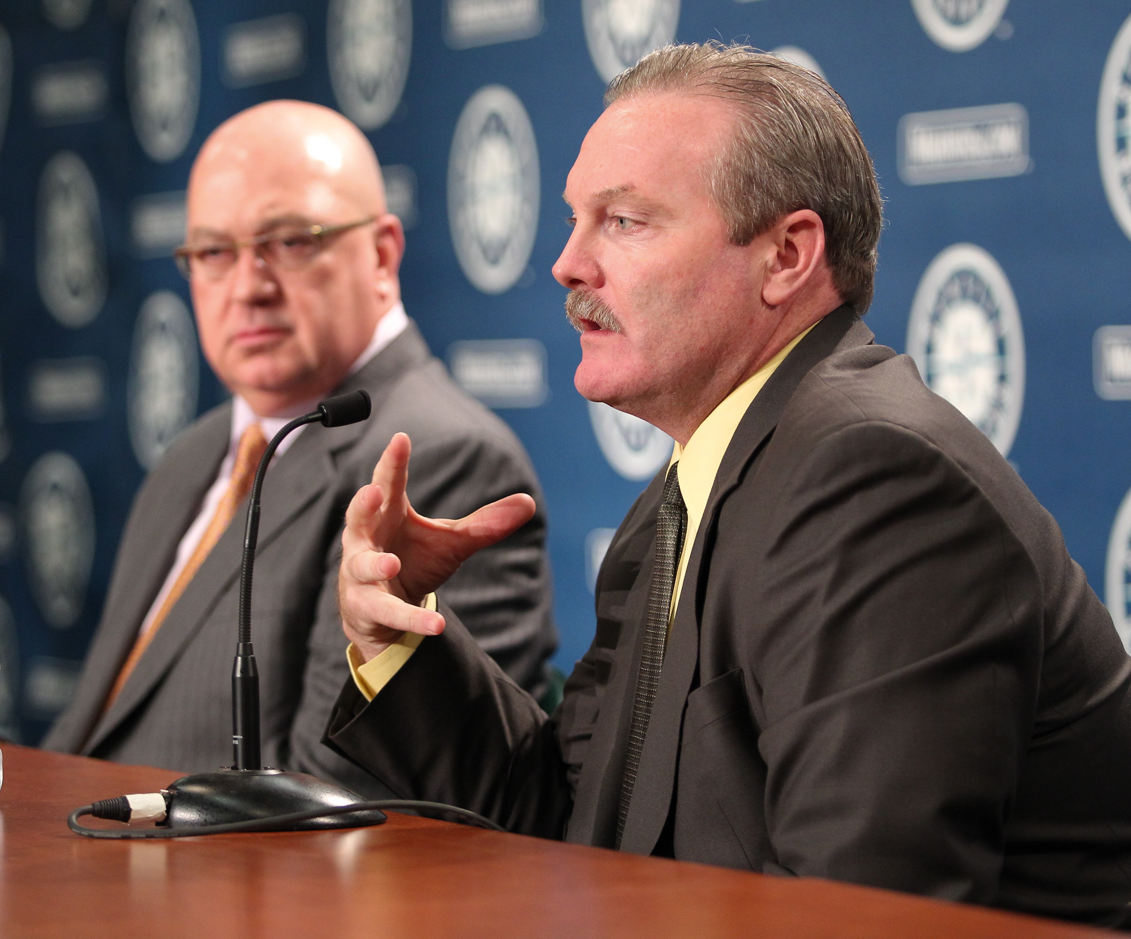 SEATTLE - OCTOBER 19:  New manager Eric Wedge (R) of the Seattle Mariners is introduced to the media by Executive Vice President & GM Jack Zduriencik at Safeco Field on October 19, 2010 in Seattle, Washington. (Photo by Otto Greule Jr/Getty Images)