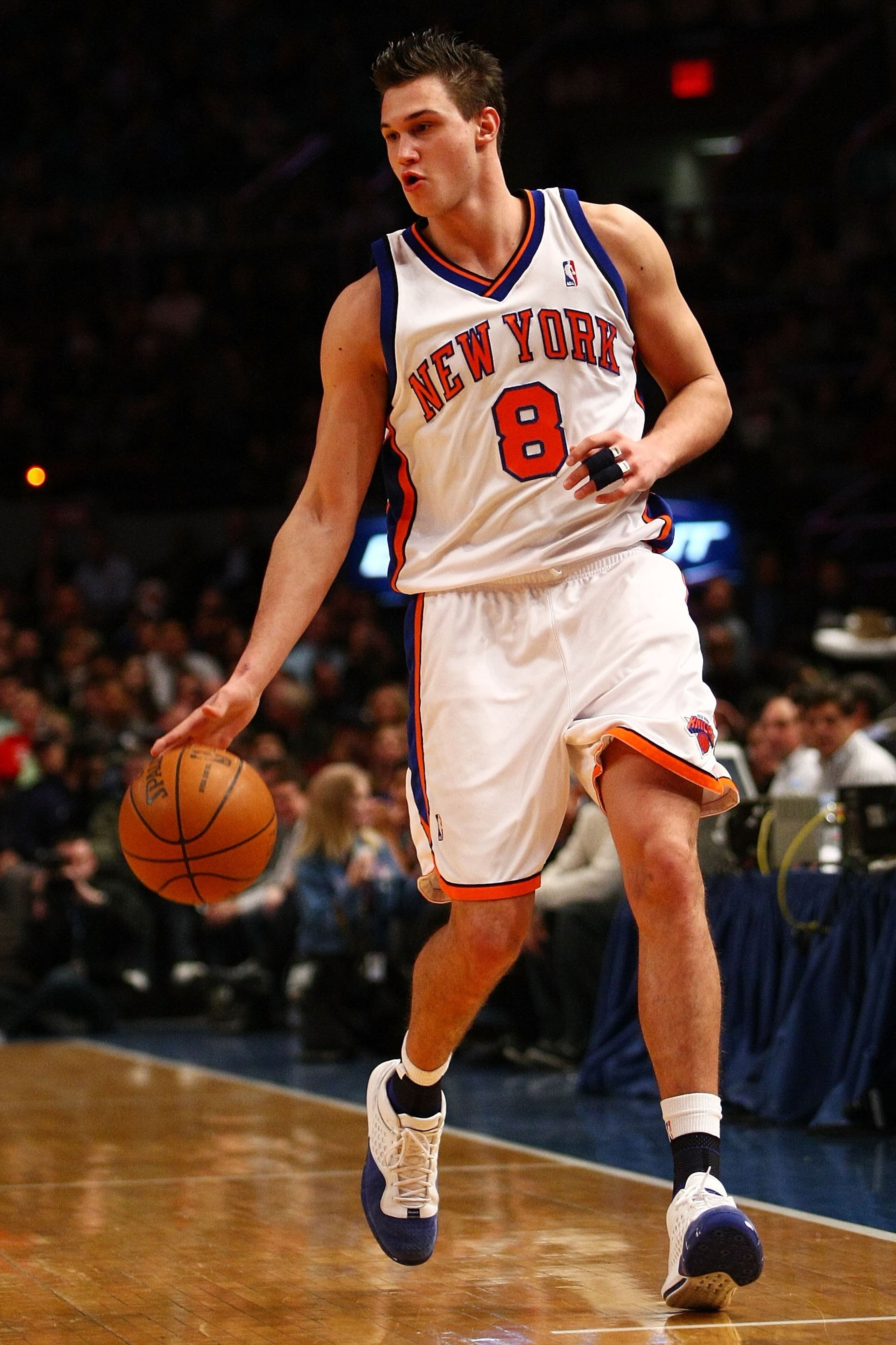 NEW YORK - DECEMBER 22: Danilo Gallinari #8 of the New York Knicks drives to the basket against the Chicago Bulls at Madison Square Garden on December 22, 2009 in New York City. NOTE TO USER: User expressly acknowledges and agrees that, by downloading an NEW YORK - DECEMBER 22: Danilo Gallinari #8 of the New York Knicks drives to the basket against the Chicago Bulls at Madison Square Garden on December 22, 2009 in New York City. NOTE TO USER: User expressly acknowledges and agrees that, by downloading an