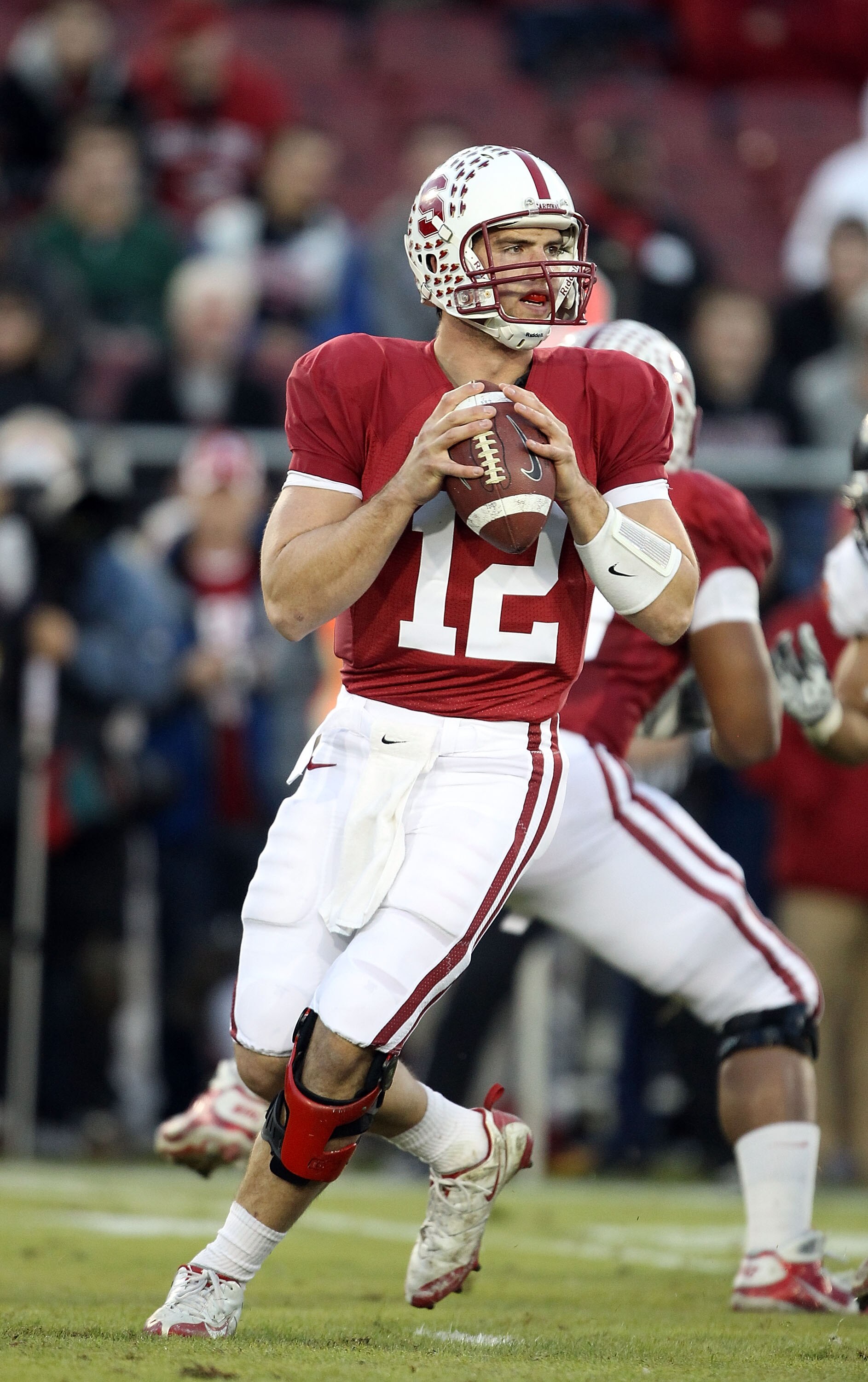 PALO ALTO, CA - NOVEMBER 27:  Andrew Luck #12 of the Stanford Cardinal in action against the Oregon State Beavers at Stanford Stadium on November 27, 2010 in Palo Alto, California.  (Photo by Ezra Shaw/Getty Images)