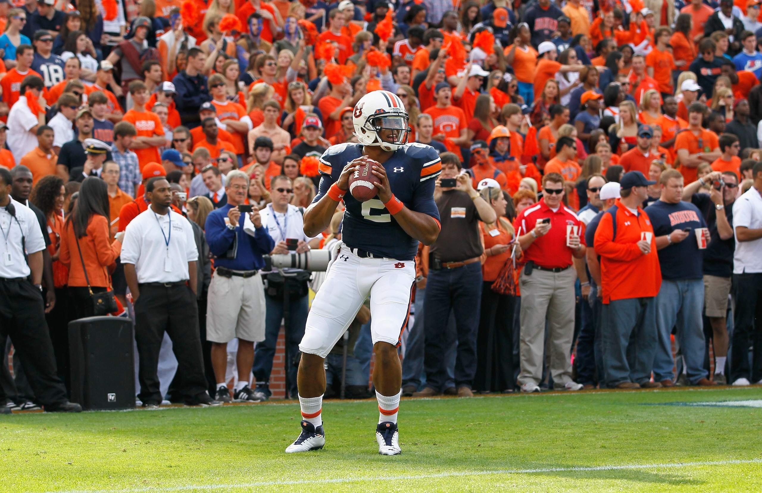 AUBURN, AL - NOVEMBER 13:  Quarterback Cam Newton #2 of the Auburn Tigers against the Georgia Bulldogs at Jordan-Hare Stadium on November 13, 2010 in Auburn, Alabama.  (Photo by Kevin C. Cox/Getty Images)