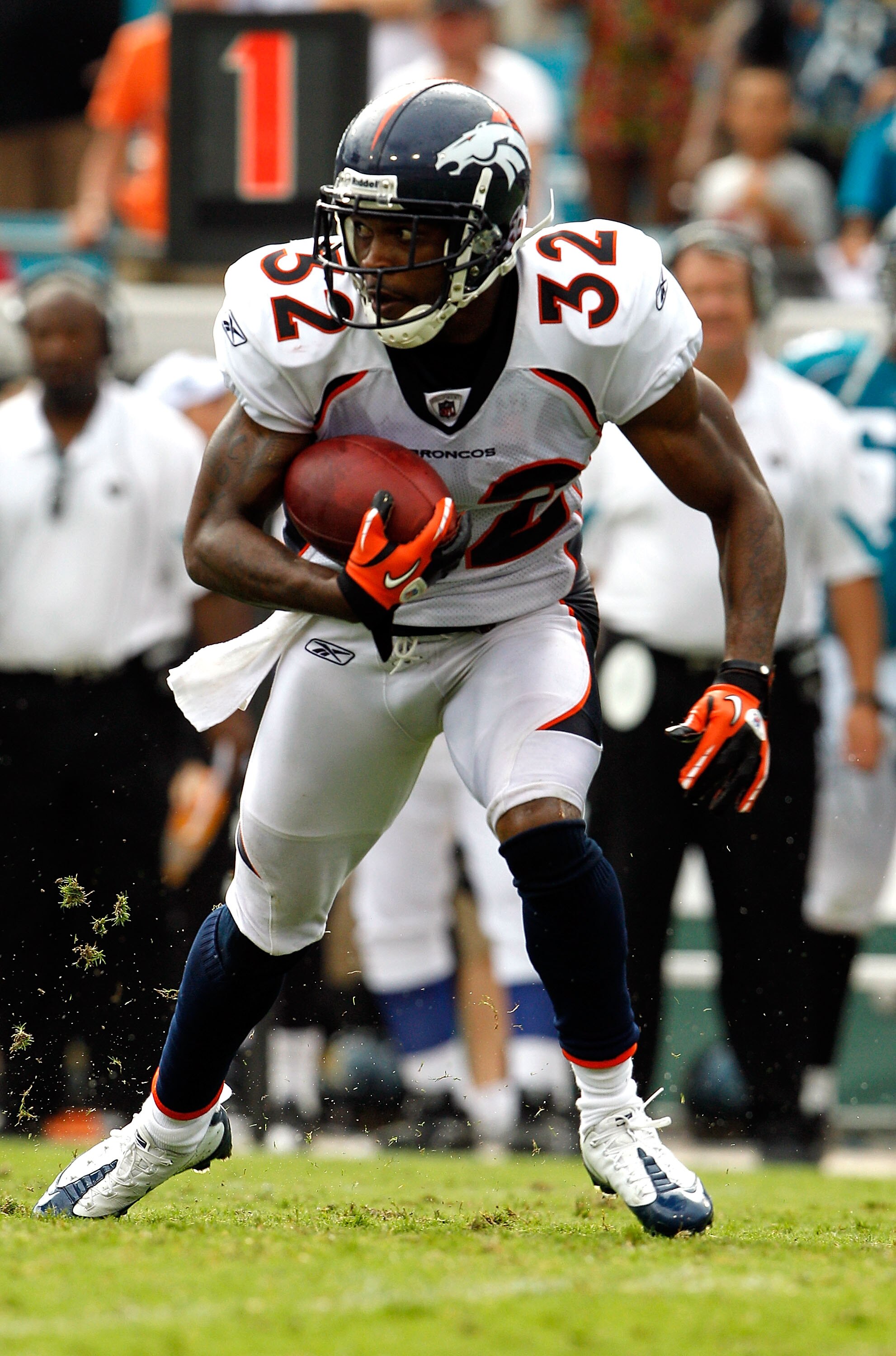 JACKSONVILLE, FL - SEPTEMBER 12:  Perrish Cox #32 of the Denver Broncos runs for yardage during the NFL season opener game against the Jacksonville Jaguars at EverBank Field on September 12, 2010 in Jacksonville, Florida.  (Photo by Sam Greenwood/Getty Im