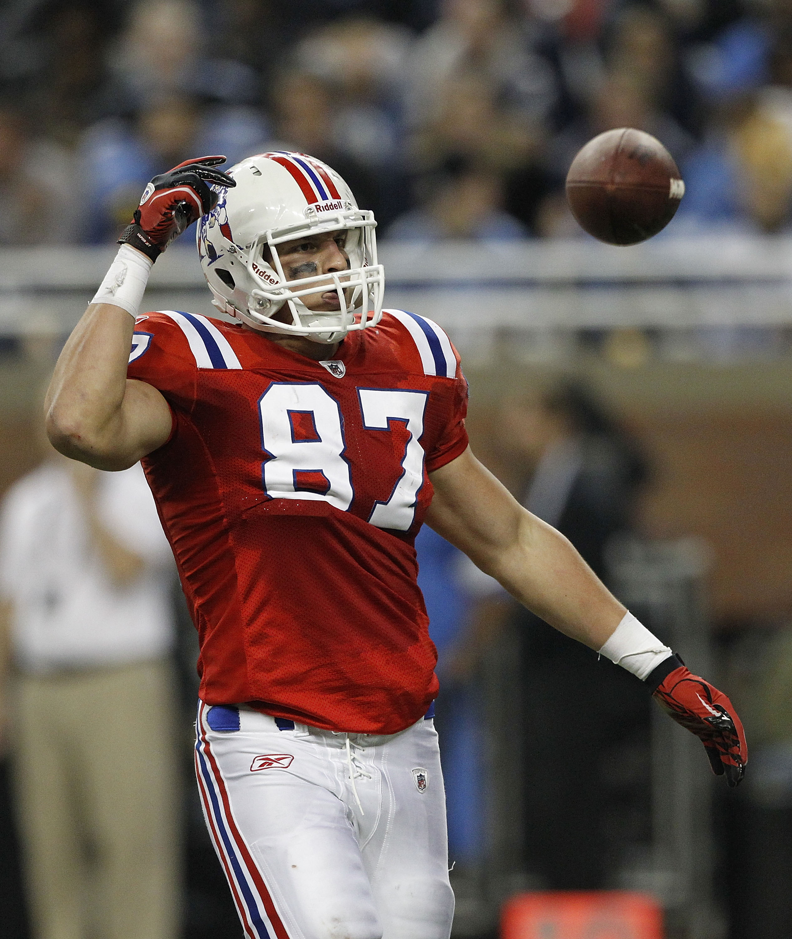 DETROIT - NOVEMBER 25: Ron Gronkowski #87 of the New England Patriots celebrates a first down catch during the fourth of the game against the Detroit Lions at Ford Field on November 25, 2010 in Detroit, Michigan. New England defeated Detroit 45-24.  (Phot