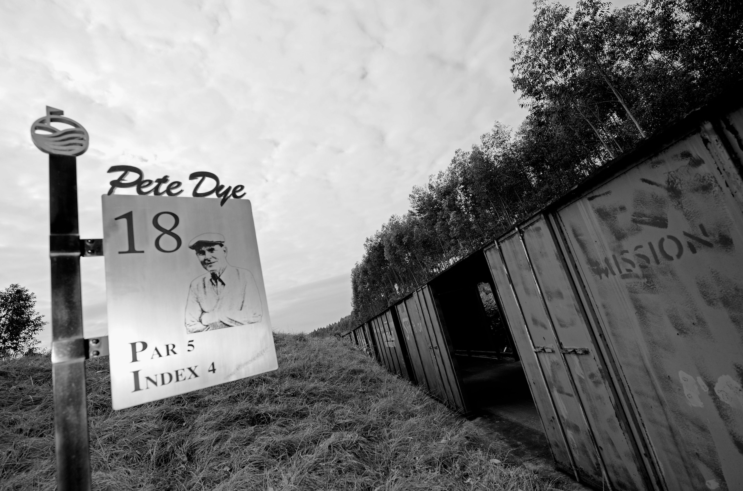 SHENZHEN, CHINA - NOVEMBER 21:  A general view of the 18th hole from the railway carriges on the Pete Dye course at the MidValley golf complex on November 21, 2009 in Shenzhen, China.  (Photo by Stuart Franklin/Getty Images)