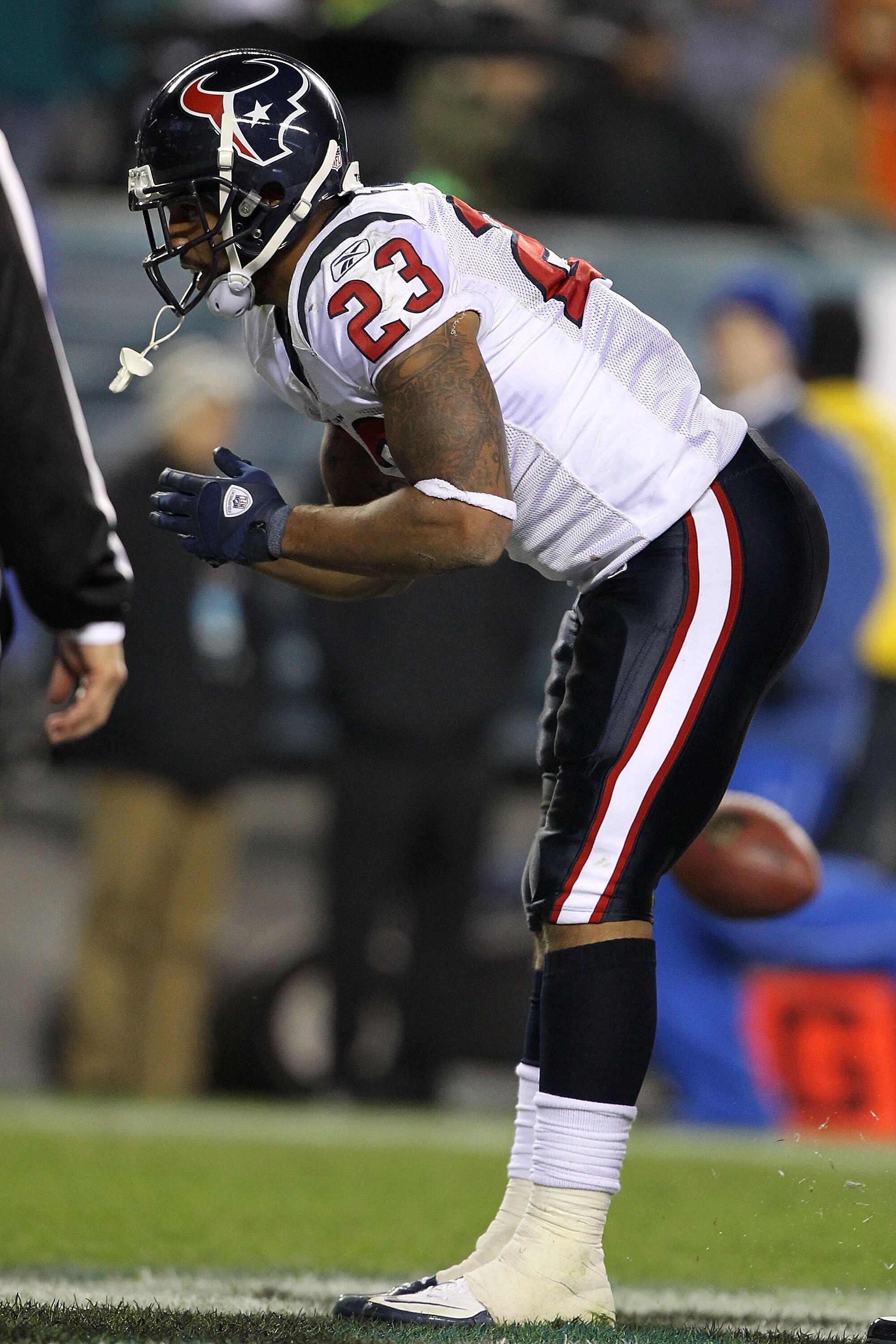 PHILADELPHIA, PA - DECEMBER 02:  Arian Foster #23 of the Houston Texans celebrates after he scored on a 14-yard touchdown reception in the third quarter against the Philadelphia Eagles at Lincoln Financial Field on December 2, 2010 in Philadelphia, Pennsy