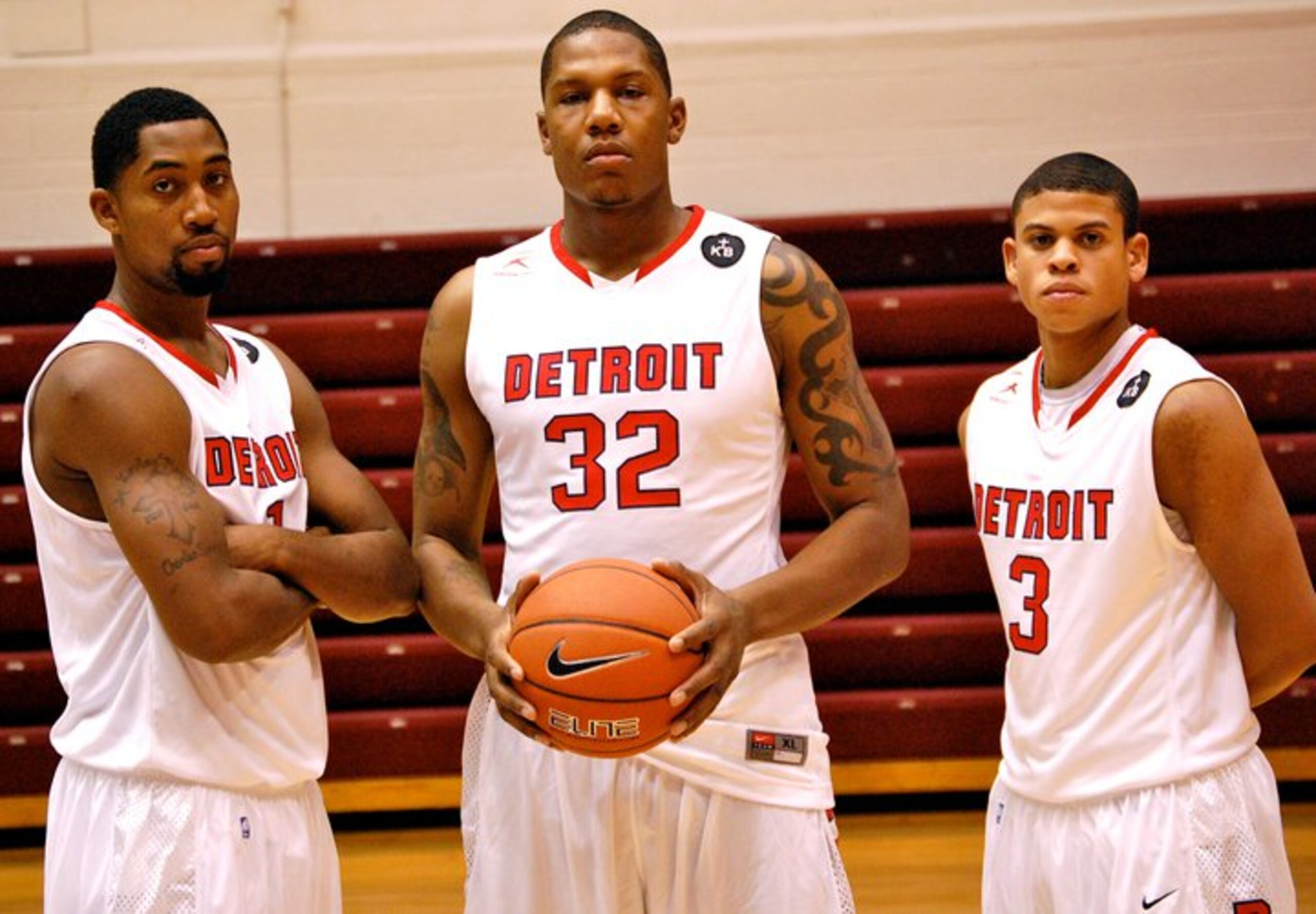courtesy of http://www.itsalwayssunnyindetroit.com/2010/10/2010-detroit-titans-basketball-media.html