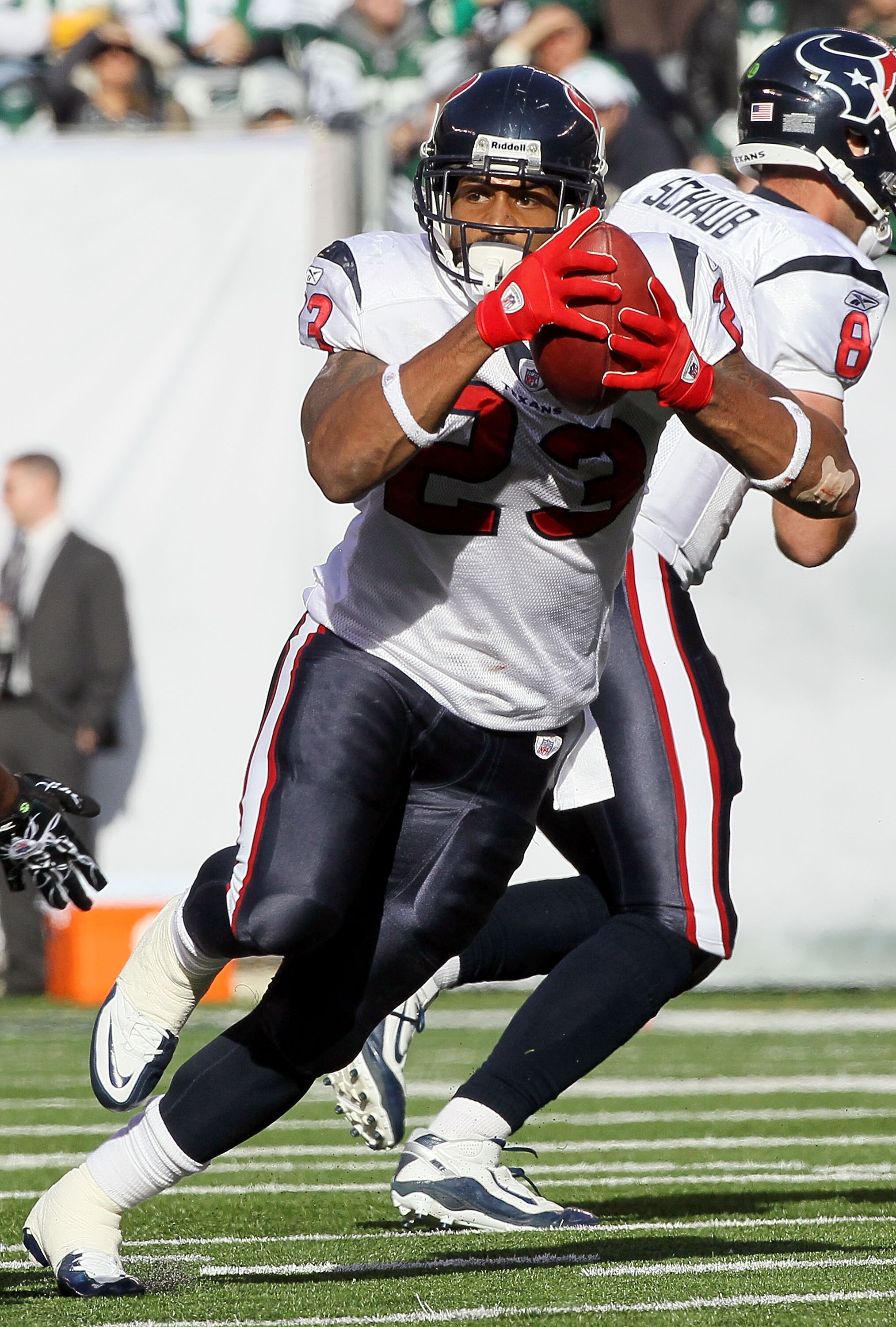 EAST RUTHERFORD, NJ - NOVEMBER 21:  Arian Foster #23 of the Houston Texans runs the ball against the New York Jets on November 21, 2010 at the New Meadowlands Stadium in East Rutherford, New Jersey.  (Photo by Jim McIsaac/Getty Images)