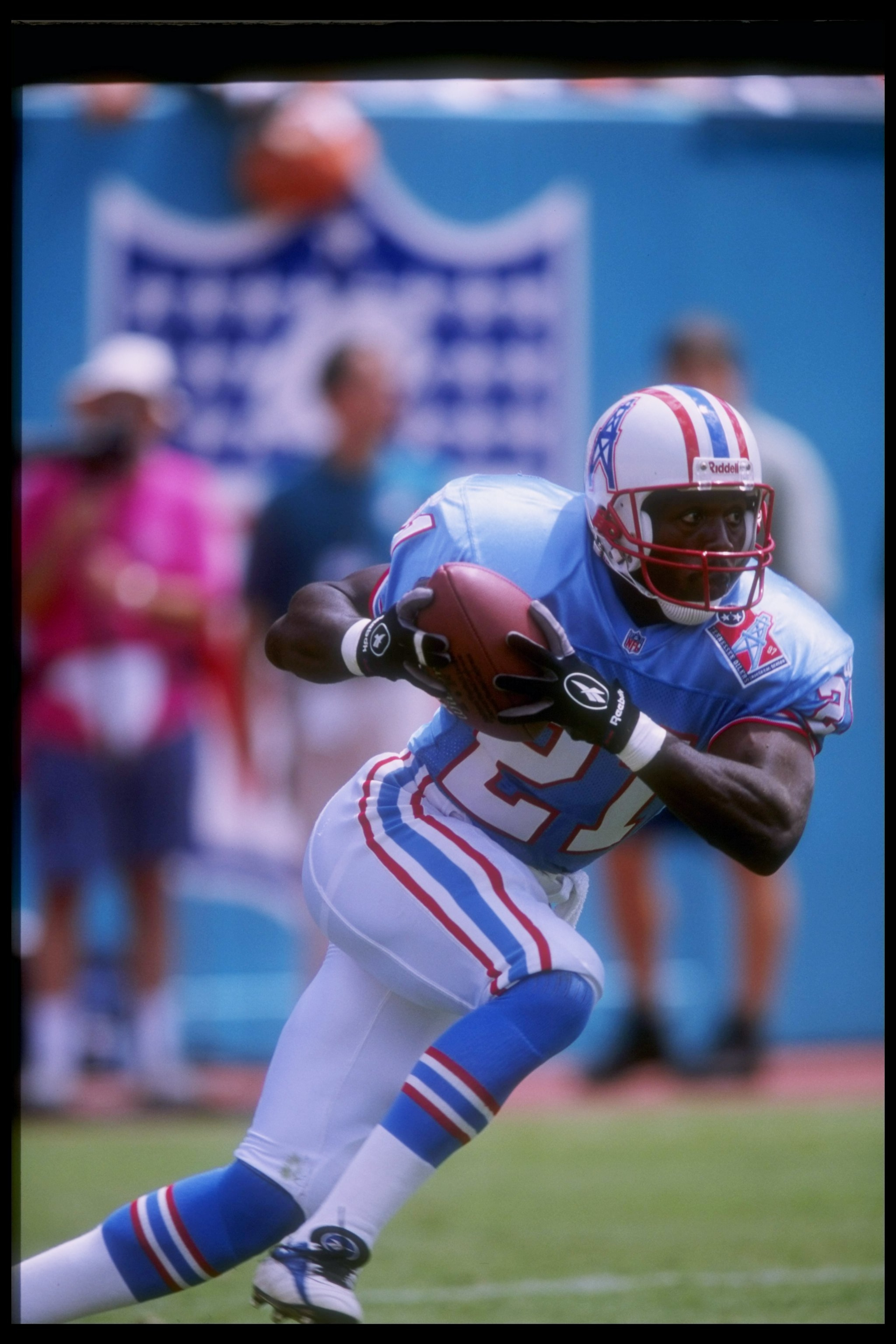 7 Sep 1997: Mel Gray of the Tennessee Oilers moves the ball during a game against the Miami Dolphins at Pro Player Stadium in Miami, Florida. The Dolphins won the game in overtime, 16-13. Mandatory Credit: Andy Lyons /Allsport 7 Sep 1997: Mel Gray of the Tennessee Oilers moves the ball during a game against the Miami Dolphins at Pro Player Stadium in Miami, Florida. The Dolphins won the game in overtime, 16-13. Mandatory Credit: Andy Lyons /Allsport