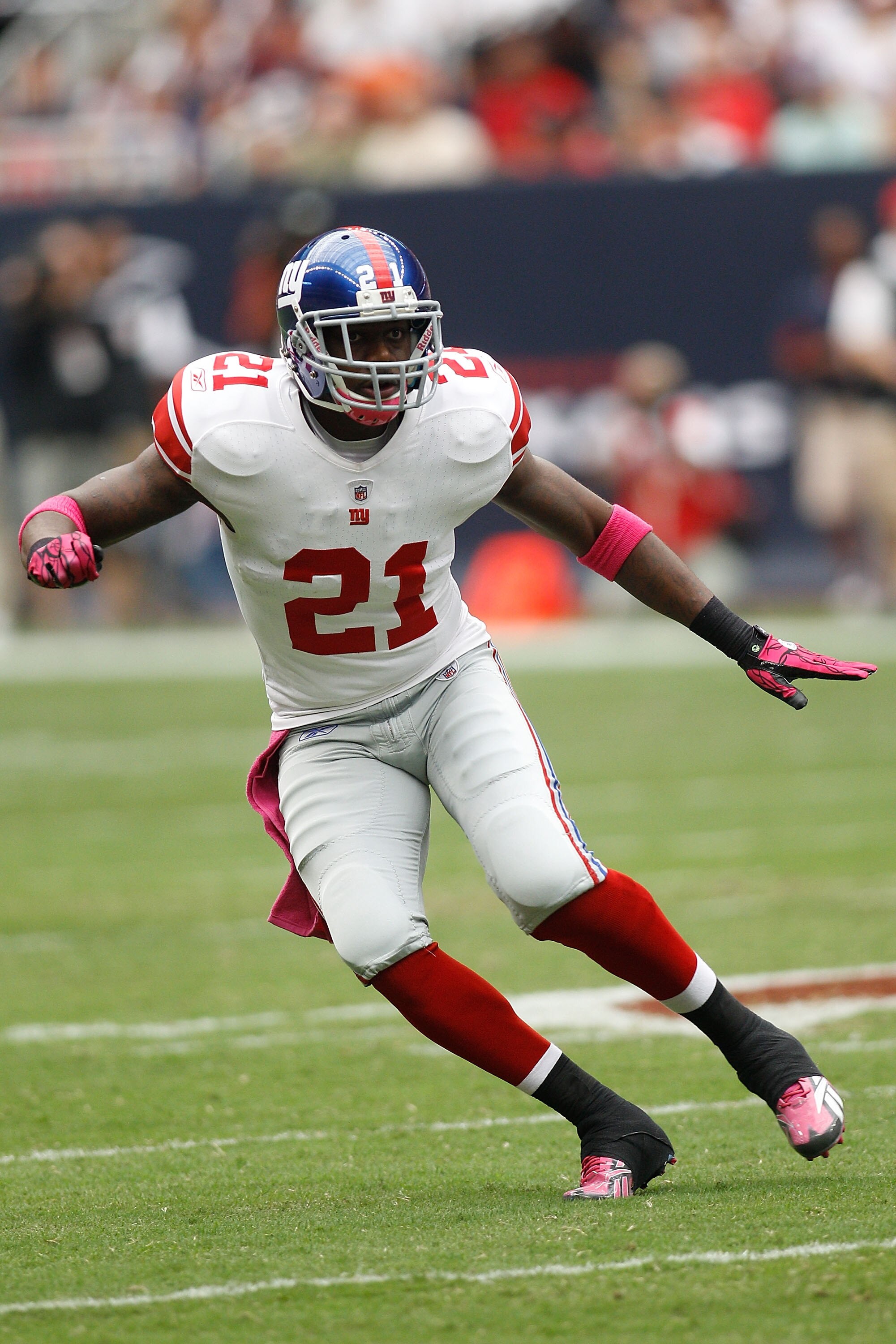 HOUSTON - OCTOBER 10:  Kenny Phillips #21 of the New York Giants in action during the game against the Houston Texans at Reliant Stadium on October 10, 2010 in Houston, Texas.  (Photo by Chris Graythen/Getty Images)