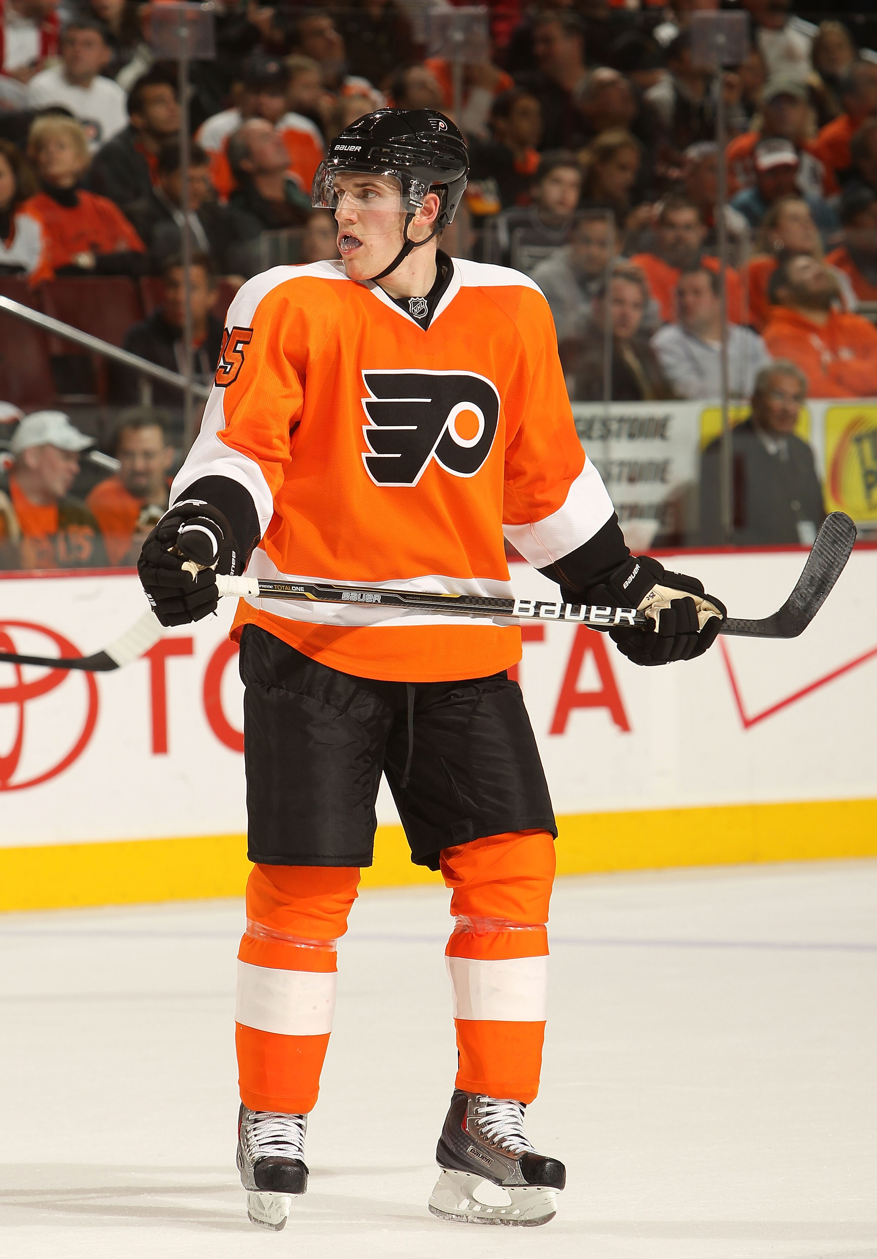 PHILADELPHIA, PA - DECEMBER 01: Matt Carle #25 of the Philadelphia Flyers on the ice against the Boston Bruins at the Wells Fargo Center on December 1, 2010 in Philadelphia, Pennsylvania.  (Photo by Nick Laham/Getty Images)