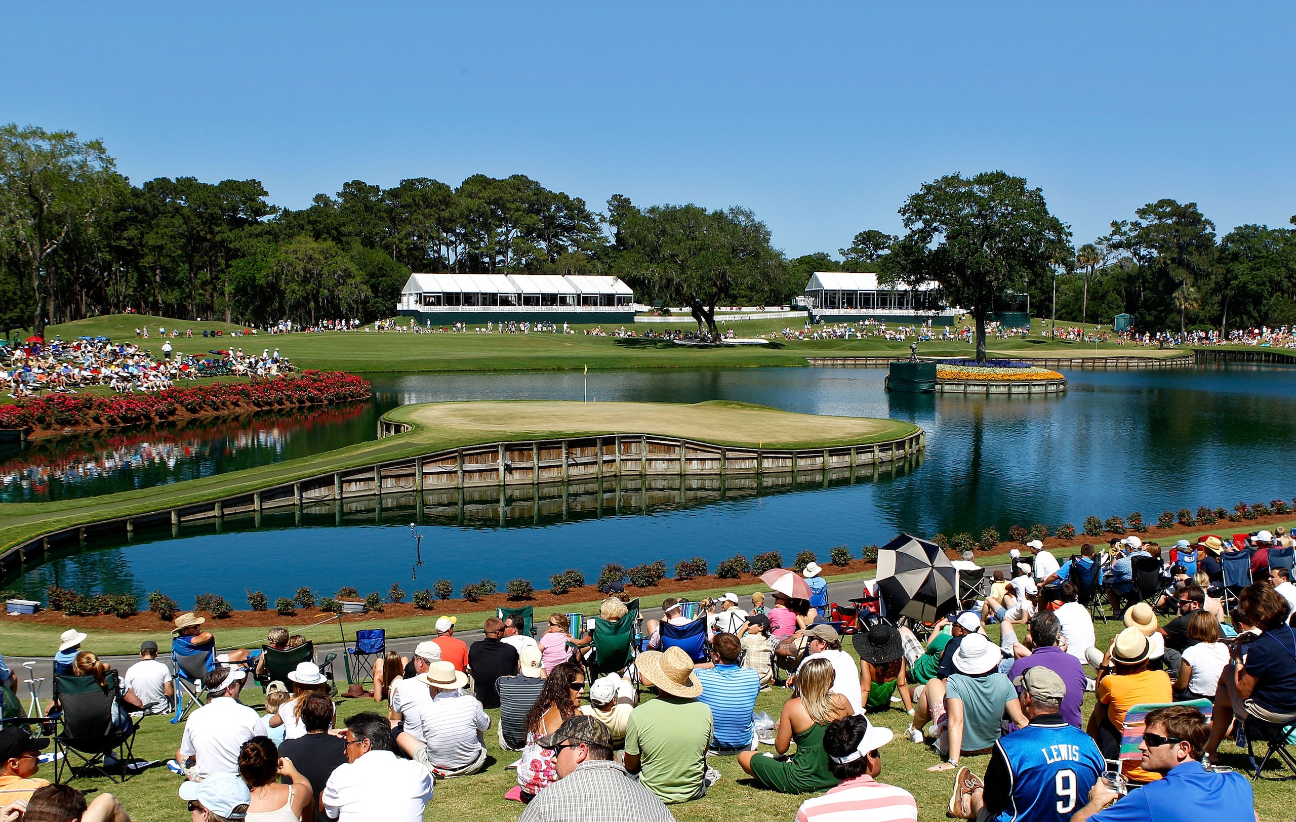 PONTE VEDRA BEACH, FL - MAY 09:  A general view of the 17th green is seen during the final round of THE PLAYERS Championship held at THE PLAYERS Stadium course at TPC Sawgrass on May 9, 2010 in Ponte Vedra Beach, Florida.  (Photo by Scott Halleran/Getty I