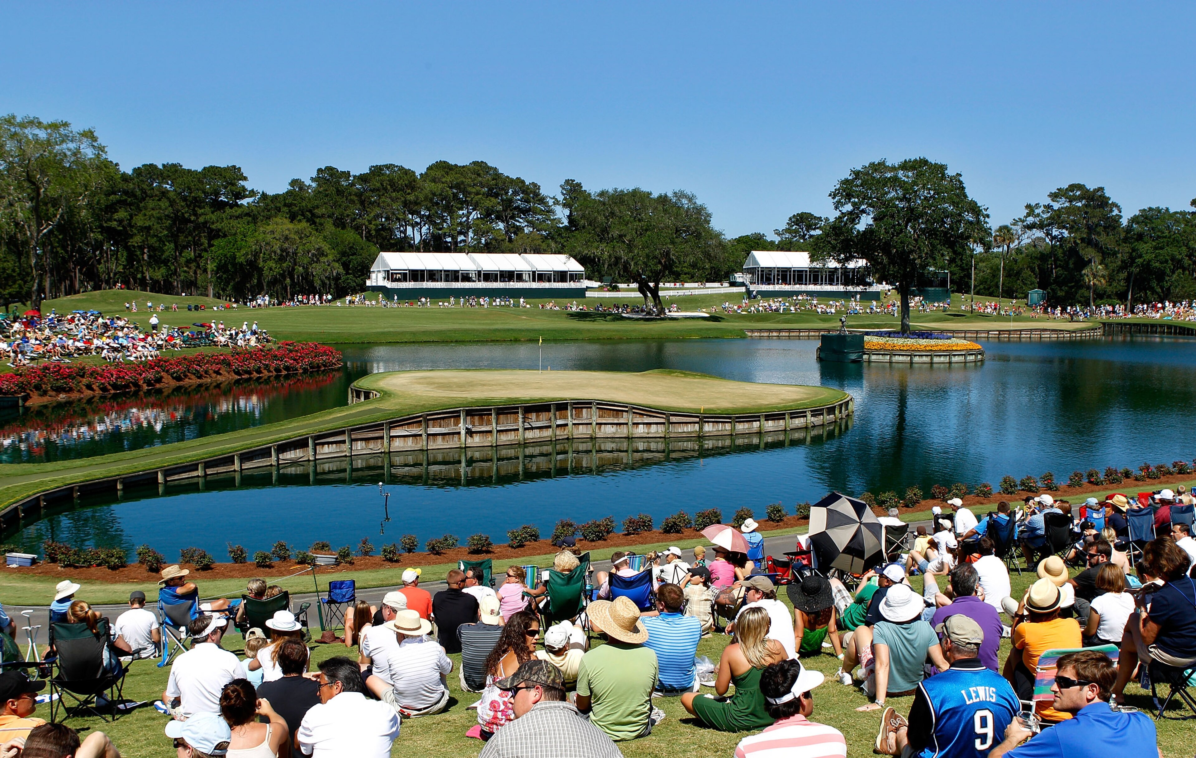 PONTE VEDRA BEACH, FL - MAY 09:  A general view of the 17th green is seen during the final round of THE PLAYERS Championship held at THE PLAYERS Stadium course at TPC Sawgrass on May 9, 2010 in Ponte Vedra Beach, Florida.  (Photo by Scott Halleran/Getty I