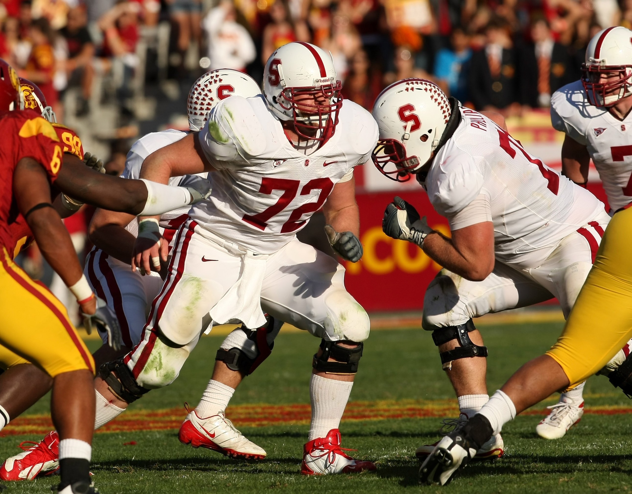 LOS ANGELES - NOVEMBER 14:  Offensive guard Chase Beeler #72 of the Stanford Cardinal blocks against  the USC Trojans on November 14, 2009 at the Los Angeles Coliseum in Los Angeles, California.  Stanford won 55-21.   (Photo by Stephen Dunn/Getty Images)