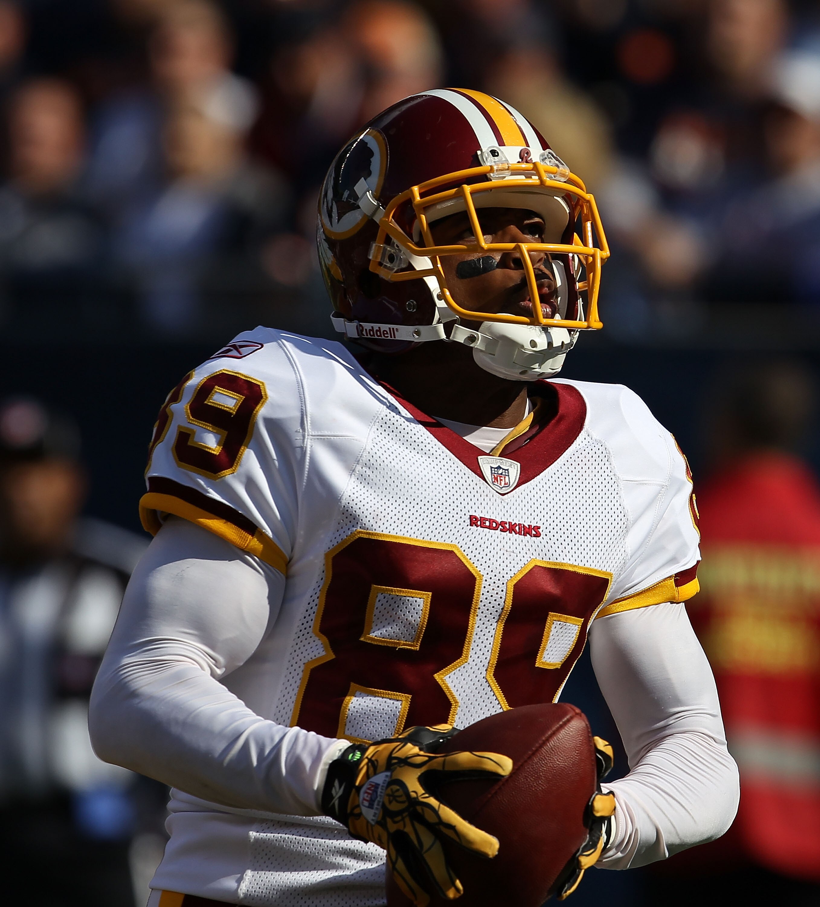 CHICAGO - OCTOBER 24: Santana Moss #89 of the Washington Redskins hauls in a touchdown pass against the Chicago Bears at Soldier Field on October 24, 2010 in Chicago, Illinois.  The Redskins defeated the Bears 17-14. (Photo by Jonathan Daniel/Getty Images