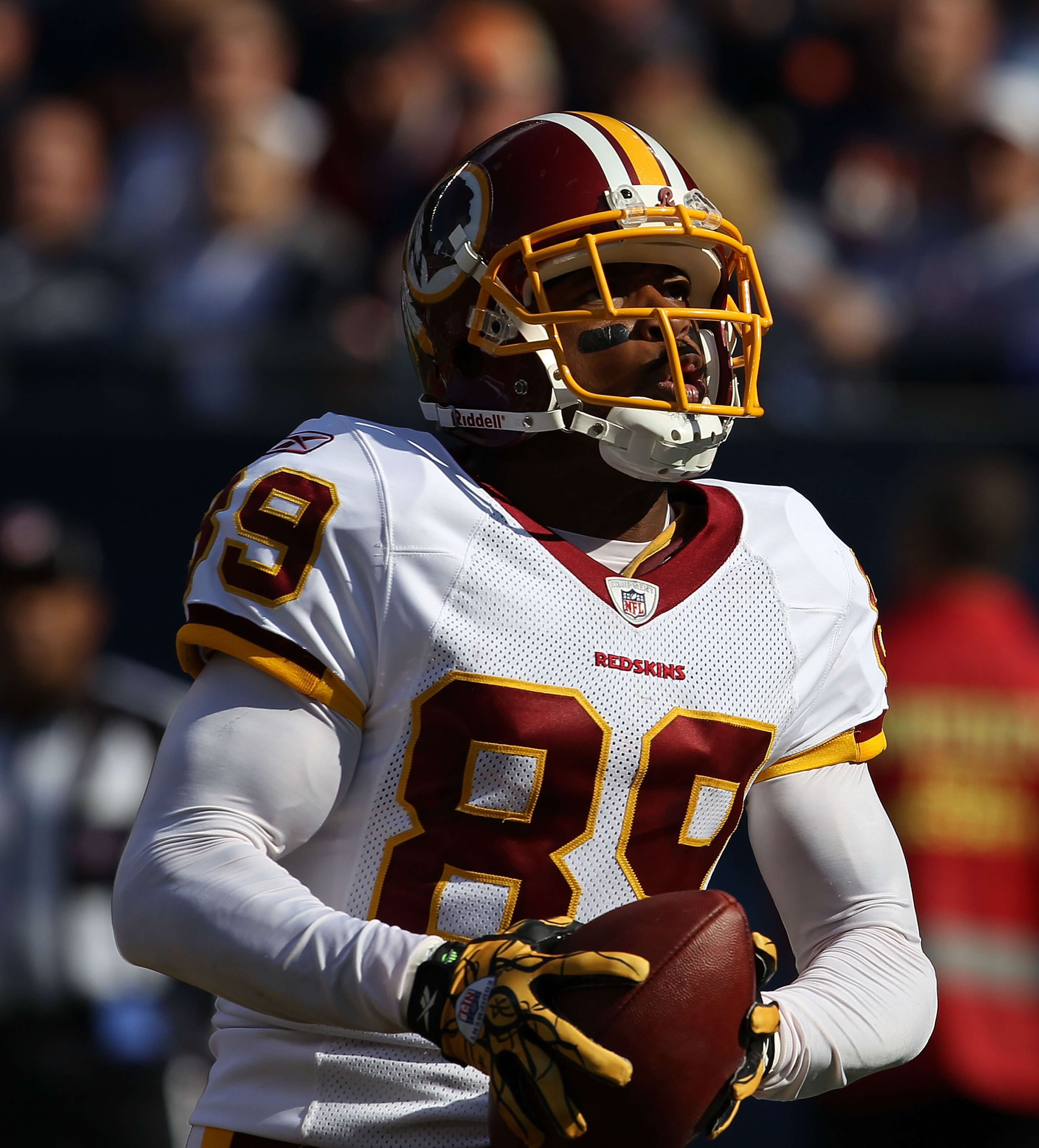 CHICAGO - OCTOBER 24: Santana Moss #89 of the Washington Redskins hauls in a touchdown pass against the Chicago Bears at Soldier Field on October 24, 2010 in Chicago, Illinois.  The Redskins defeated the Bears 17-14. (Photo by Jonathan Daniel/Getty Images