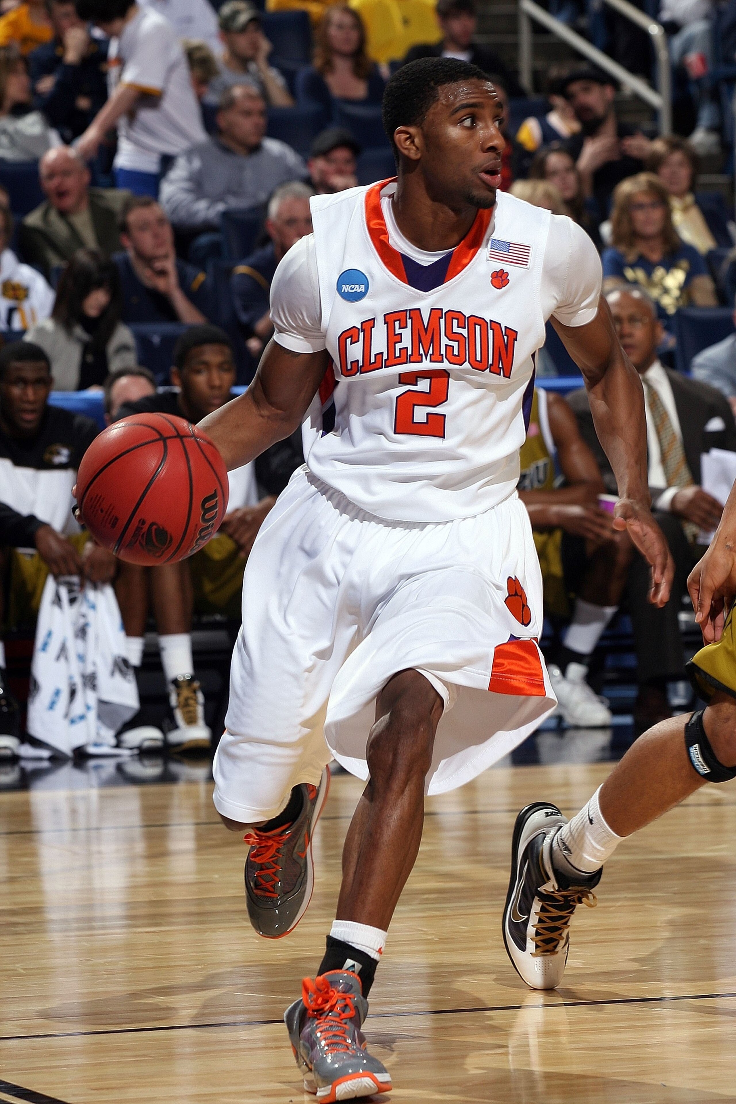 BUFFALO, NY - MARCH 19: Demontez Stitt #2 of the Clemson Tigers handles the ball against the Missouri Tigers during the first round of the 2010 NCAA men's basketball tournament at HSBC Arena on March 19, 2010 in Buffalo, New York. (Photo by Rick Stewart BUFFALO, NY - MARCH 19: Demontez Stitt #2 of the Clemson Tigers handles the ball against the Missouri Tigers during the first round of the 2010 NCAA men's basketball tournament at HSBC Arena on March 19, 2010 in Buffalo, New York. (Photo by Rick Stewart