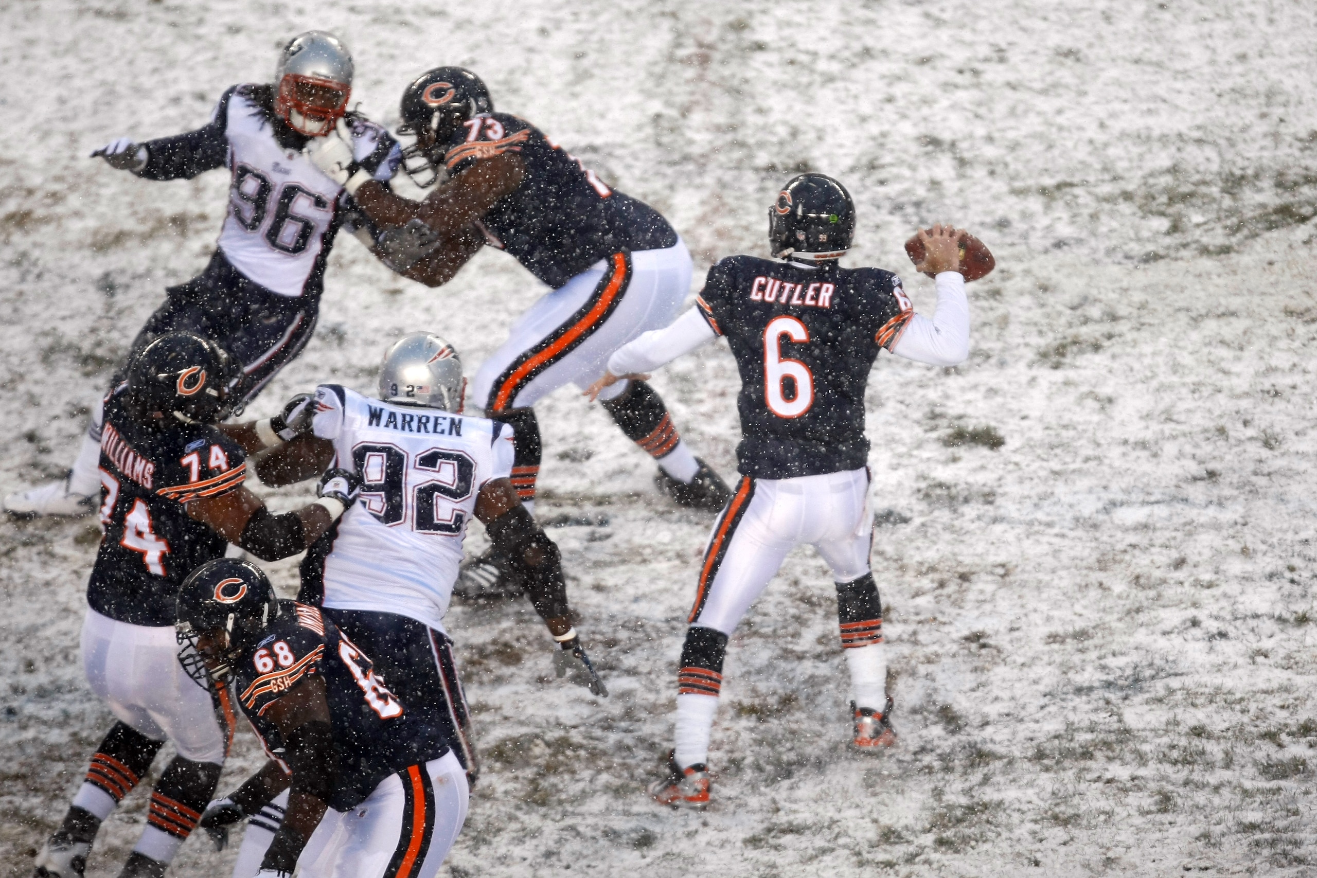CHICAGO, IL - DECEMBER 12: Jay Cutler #6 of the Chicago Bears passes against the New England Patriots at Soldier Field on December 12, 2010 in Chicago, Illinois. The Patriots defeated the Bears 36-7. (Photo by Scott Boehm/Getty Images)