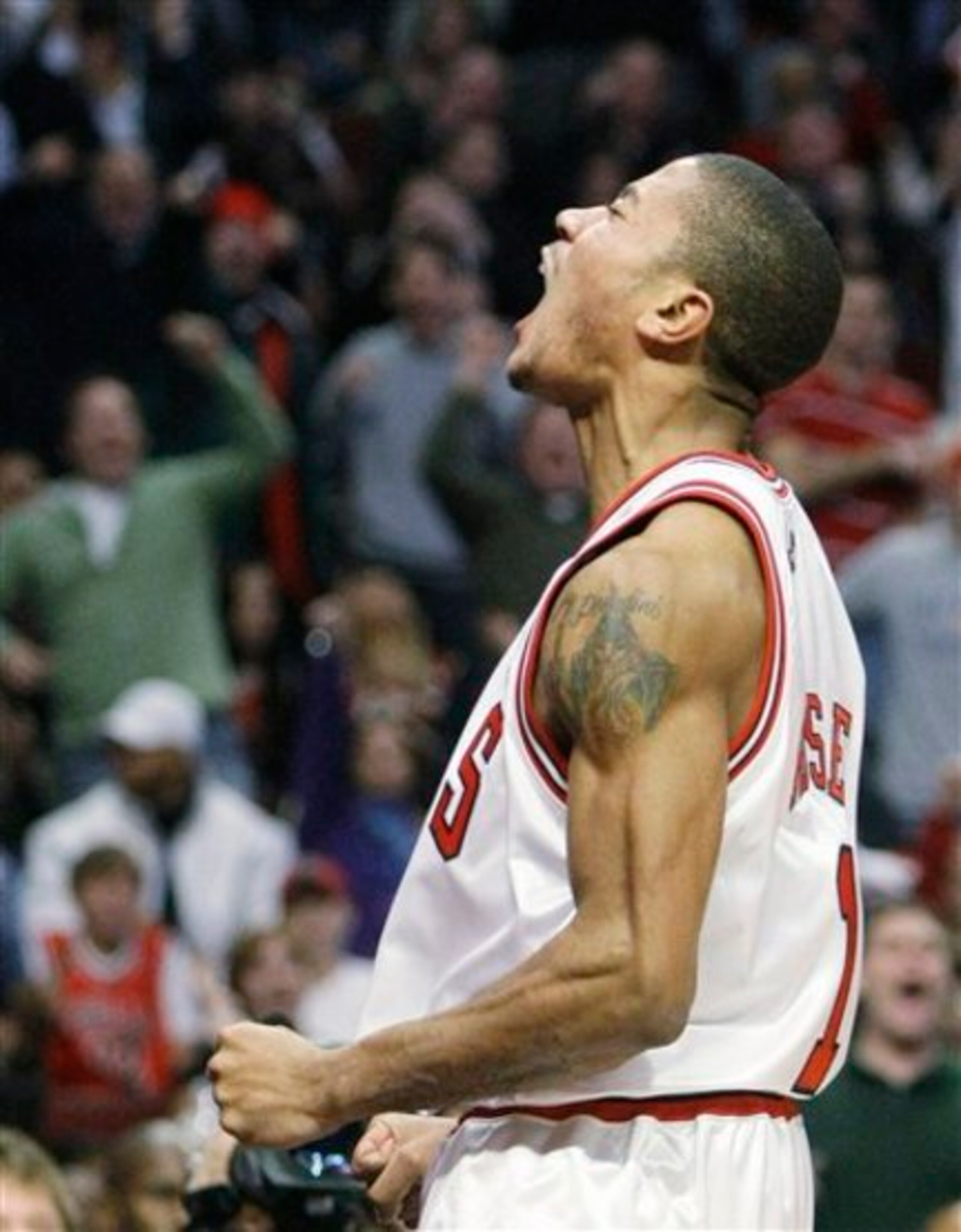 Derrick Rose silences all doubters