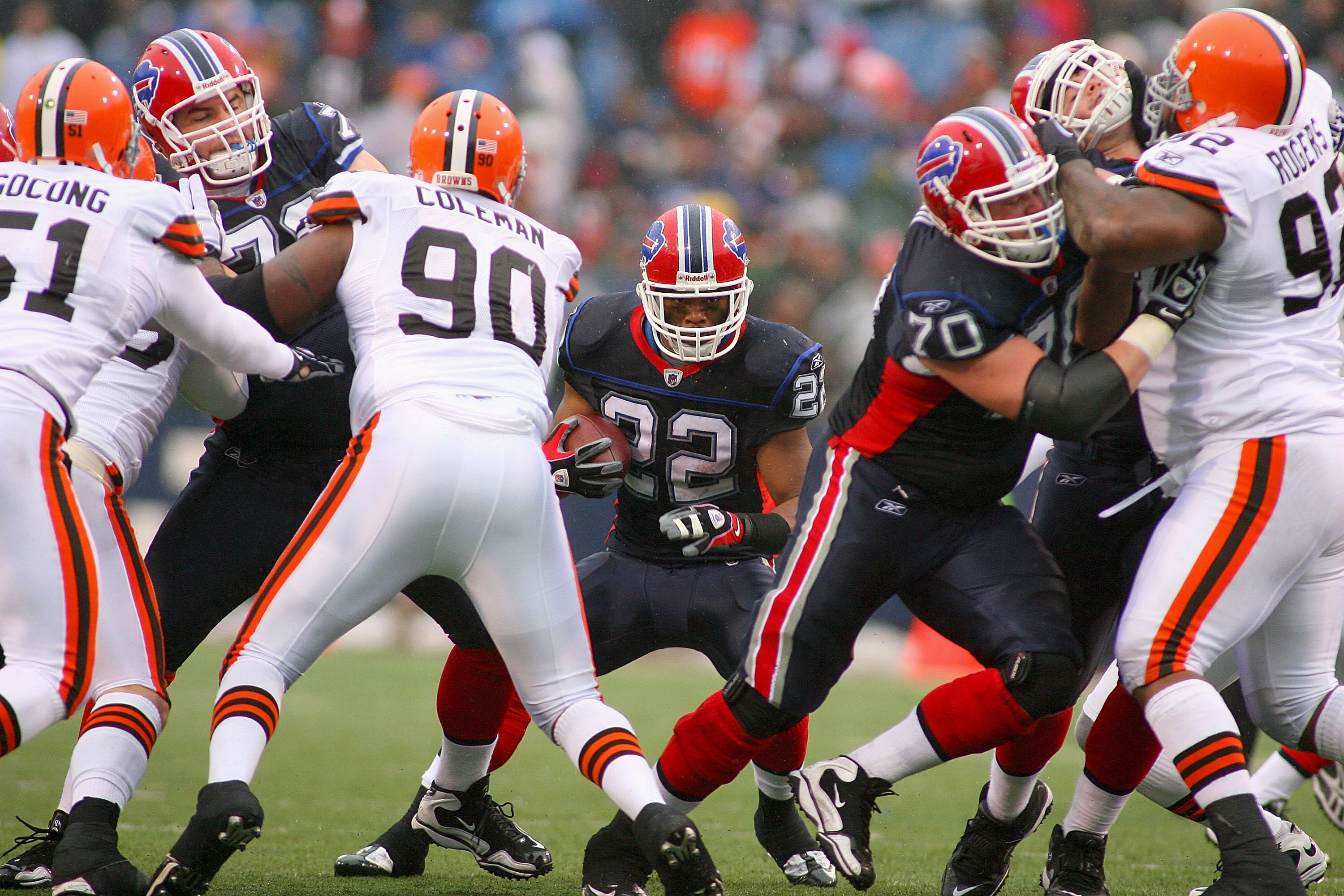 ORCHARD PARK, NY - DECEMBER 12:  Fred Jackson #22 of the Buffalo Bills runs against the Cleveland Browns at Ralph Wilson Stadium on December 12, 2010 in Orchard Park, New York. Buffalo won 13-6.  (Photo by Rick Stewart/Getty Images)