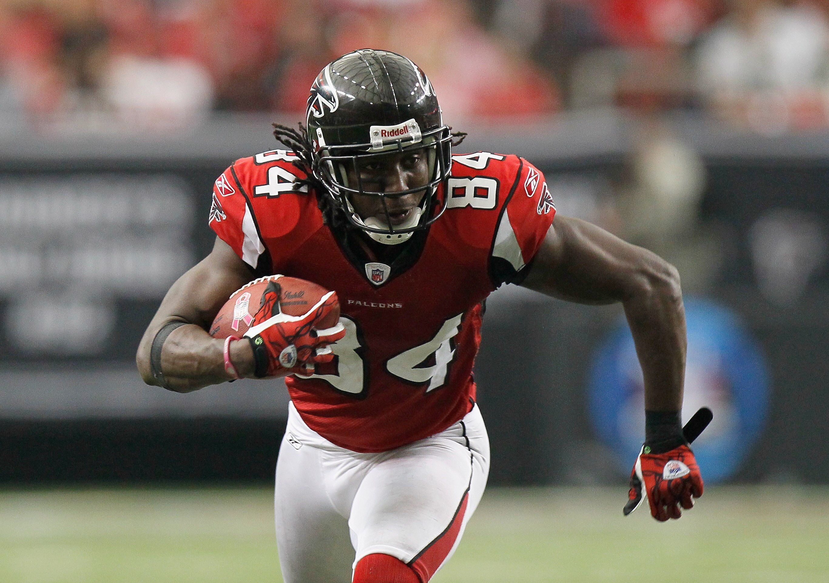 ATLANTA - OCTOBER 24:  Roddy White #84 of the Atlanta Falcons against the Cincinnati Bengals at Georgia Dome on October 24, 2010 in Atlanta, Georgia.  (Photo by Kevin C. Cox/Getty Images)