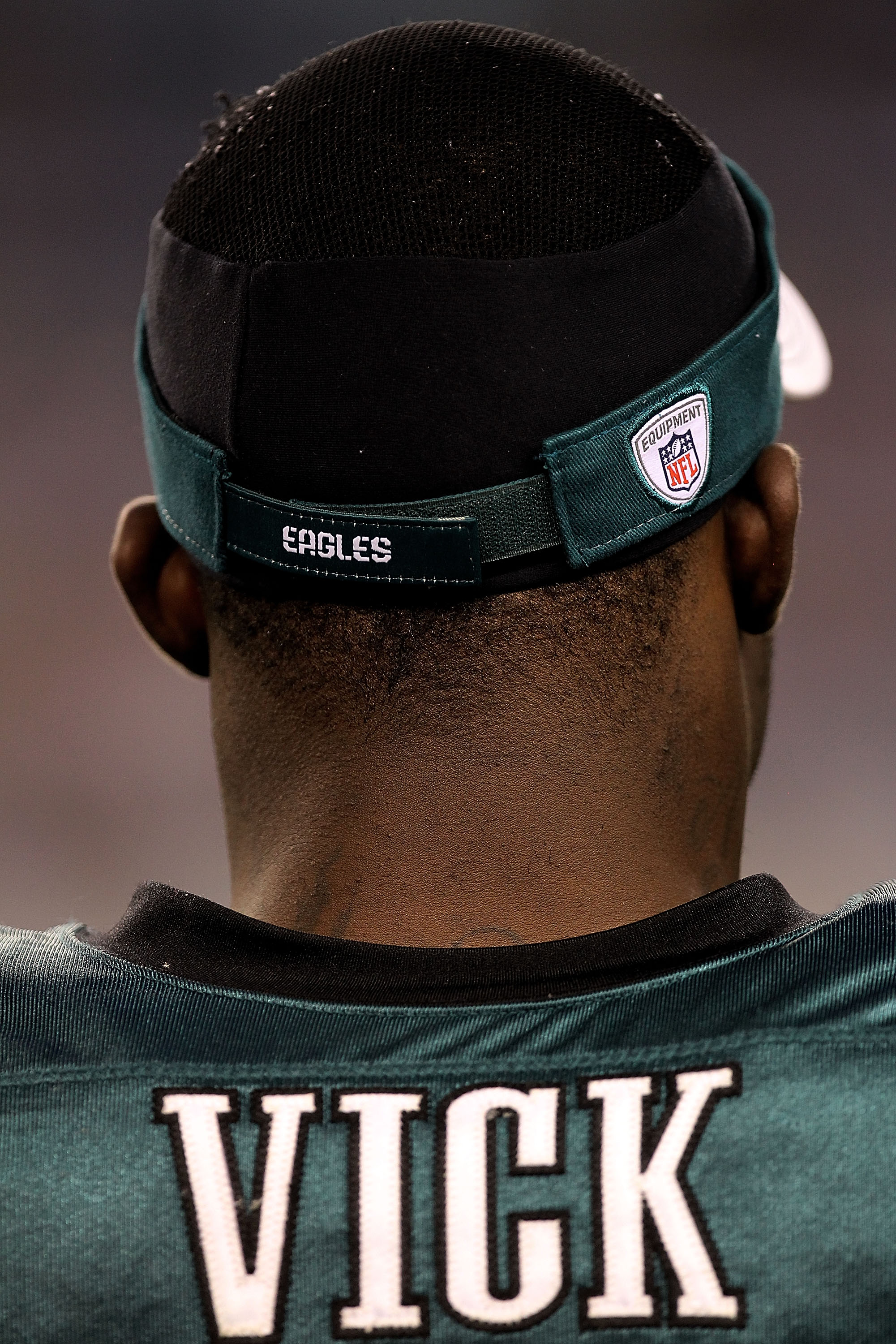 ARLINGTON, TX - DECEMBER 12: Quarterback Michael Vick #7 of the Philadelphia Eagles on the sidelines against the Dallas Cowboys at Cowboys Stadium on December 12, 2010 in Arlington, Texas. (Photo by Ronald Martinez/Getty Images) ARLINGTON, TX - DECEMBER 12: Quarterback Michael Vick #7 of the Philadelphia Eagles on the sidelines against the Dallas Cowboys at Cowboys Stadium on December 12, 2010 in Arlington, Texas. (Photo by Ronald Martinez/Getty Images)