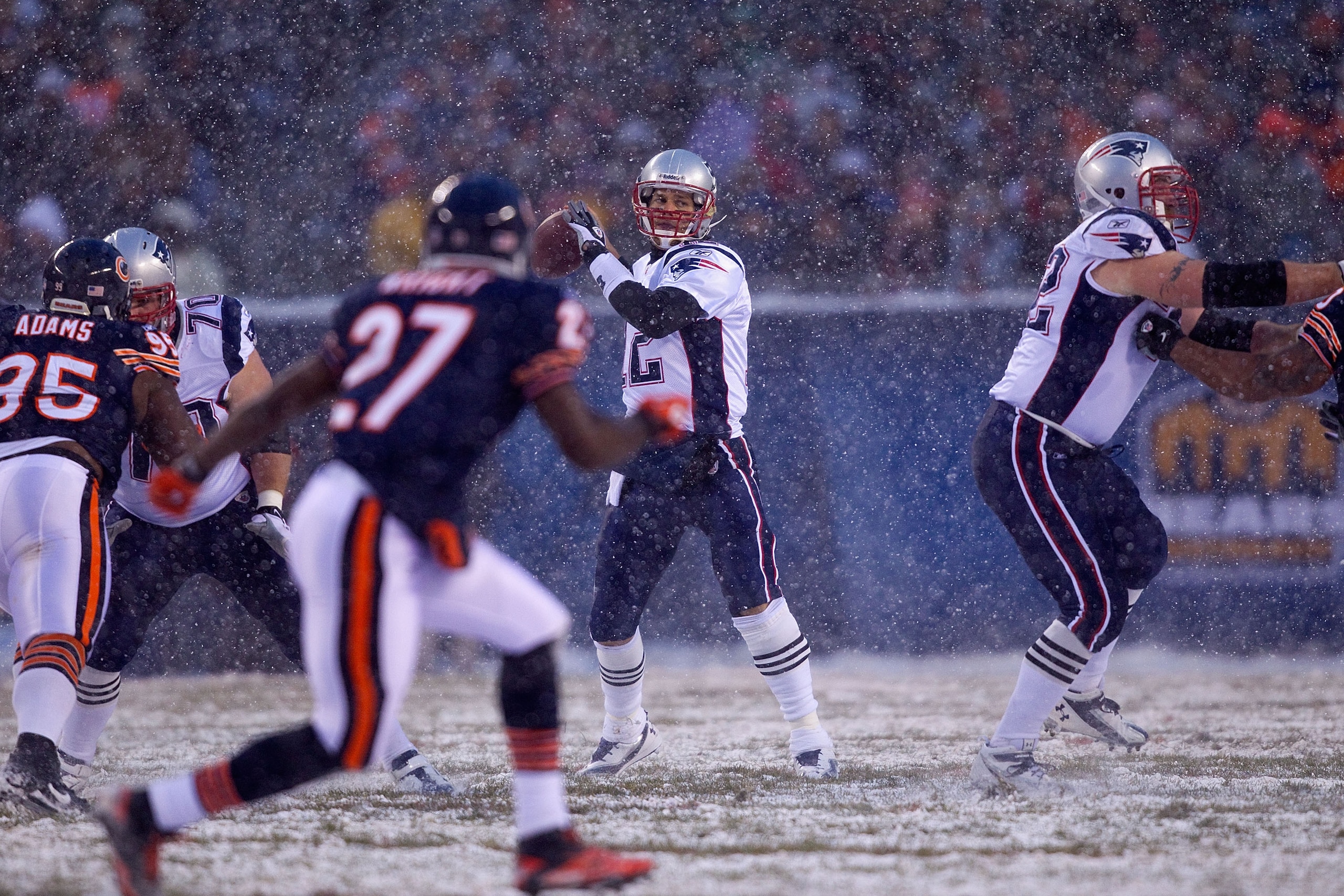CHICAGO, IL - DECEMBER 12: Tom Brady #12 of the New England Patriots passes against the Chicago Bears at Soldier Field on December 12, 2010 in Chicago, Illinois. The Patriots beat the Bears 36-7. (Photo by Dilip Vishwanat/Getty Images) CHICAGO, IL - DECEMBER 12: Tom Brady #12 of the New England Patriots passes against the Chicago Bears at Soldier Field on December 12, 2010 in Chicago, Illinois. The Patriots beat the Bears 36-7. (Photo by Dilip Vishwanat/Getty Images)