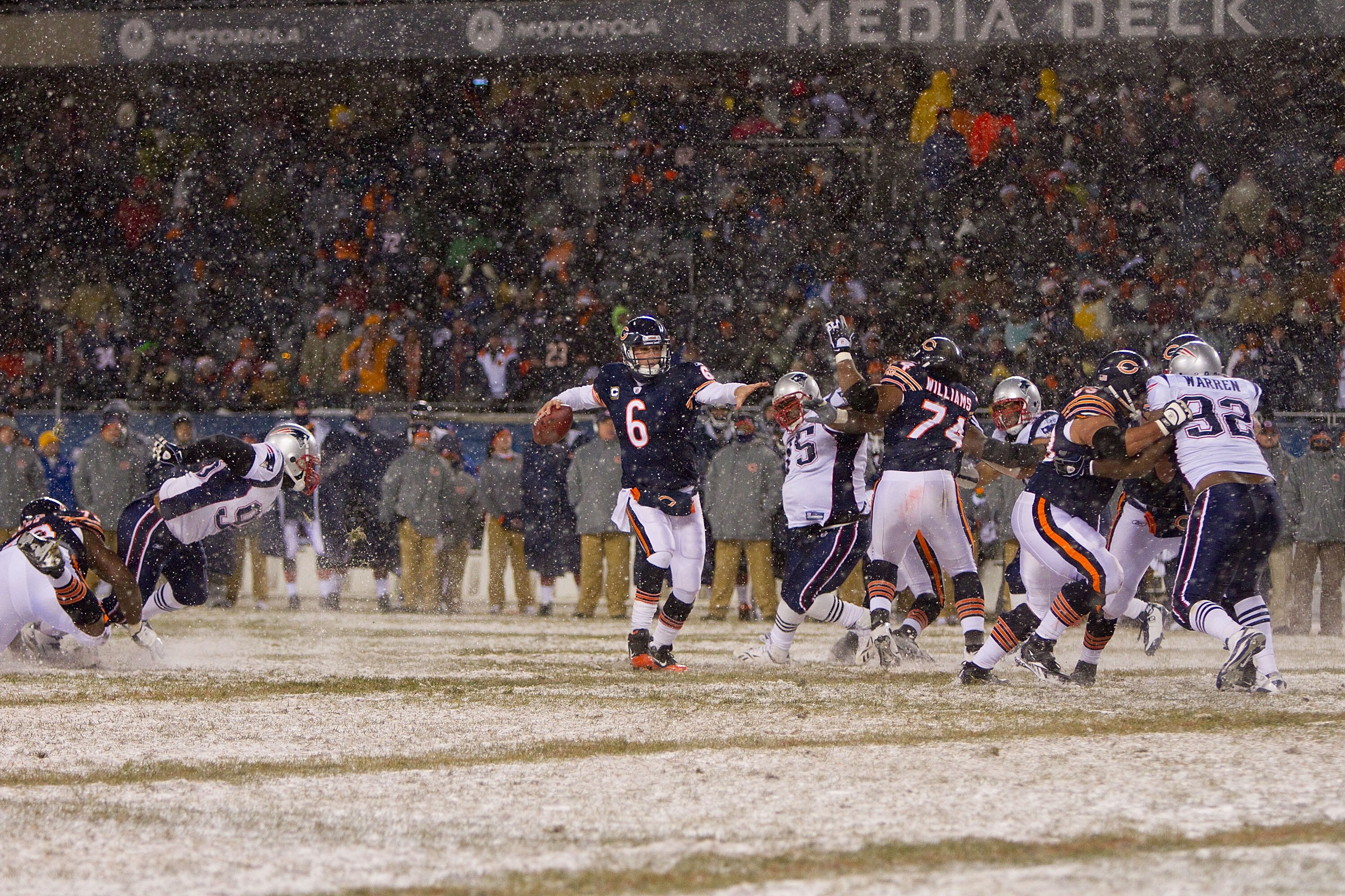 CHICAGO, IL - DECEMBER 12: Jay Cutler #6 of the Chicago Bears looks to pass against the New England Patriots at Soldier Field on December 12, 2010 in Chicago, Illinois.  The Patriots beat the Bears 36-7.  (Photo by Dilip Vishwanat/Getty Images)
