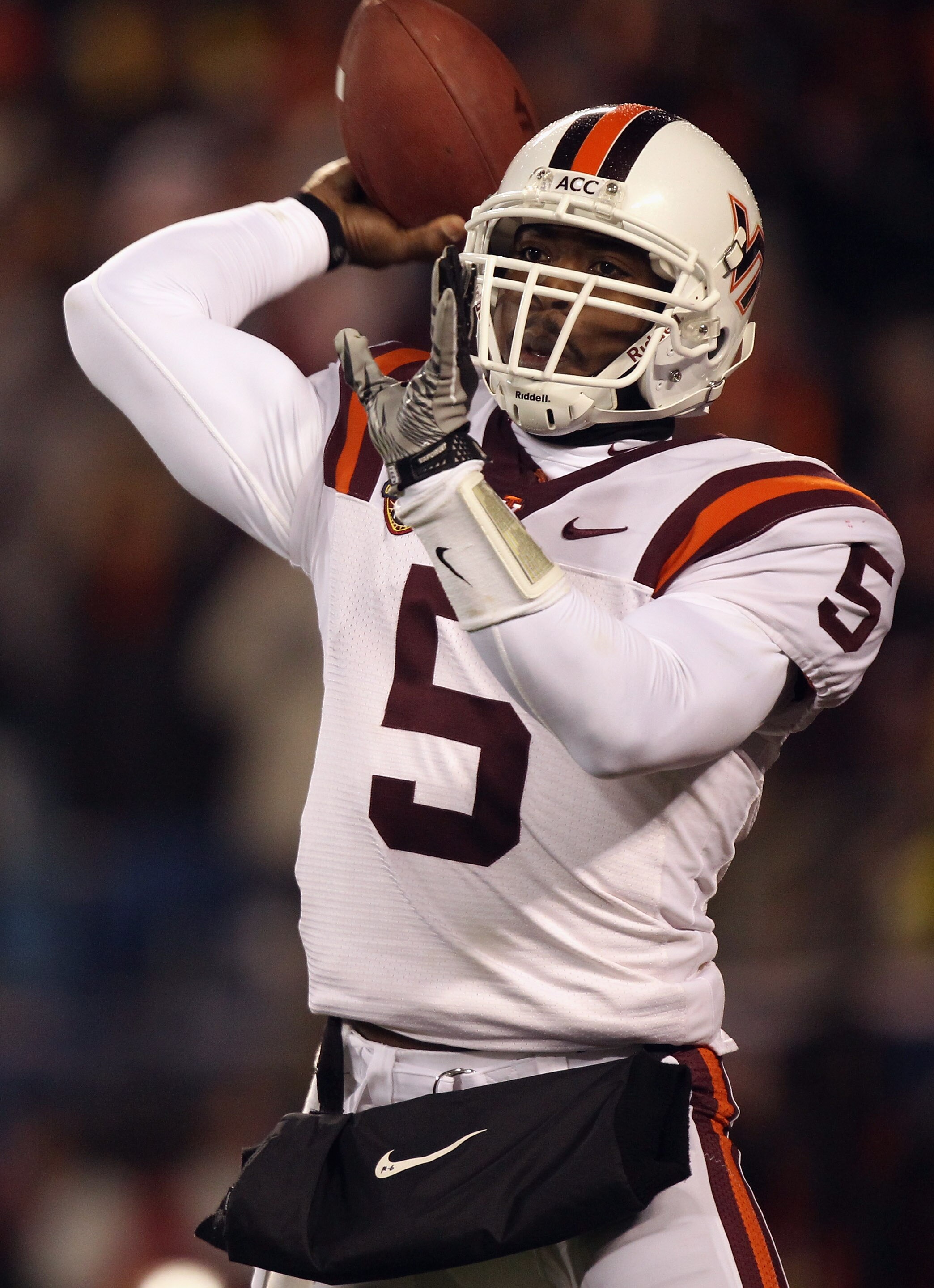 CHARLOTTE, NC - DECEMBER 04:  Tyrod Taylor #5 of the Virginia Tech Hokies drops back to pass against the Florida State Seminoles during their game at Bank of America Stadium on December 4, 2010 in Charlotte, North Carolina.  (Photo by Streeter Lecka/Getty