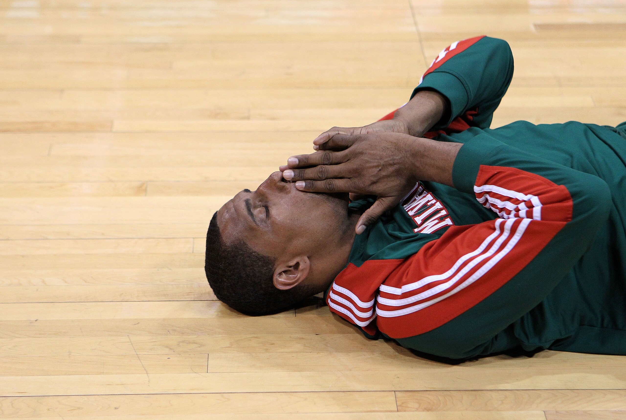 ATLANTA - MAY 2: Forward Kurt Thomas #40 of the Milwaukee Bucks takes a deep breath while stretching before Game Seven of the Eastern Conference Quarterfinals between the Milwaukee Bucks and the Atlanta Hawks during the 2010 NBA Playoffs at Philips Arena ATLANTA - MAY 2: Forward Kurt Thomas #40 of the Milwaukee Bucks takes a deep breath while stretching before Game Seven of the Eastern Conference Quarterfinals between the Milwaukee Bucks and the Atlanta Hawks during the 2010 NBA Playoffs at Philips Arena