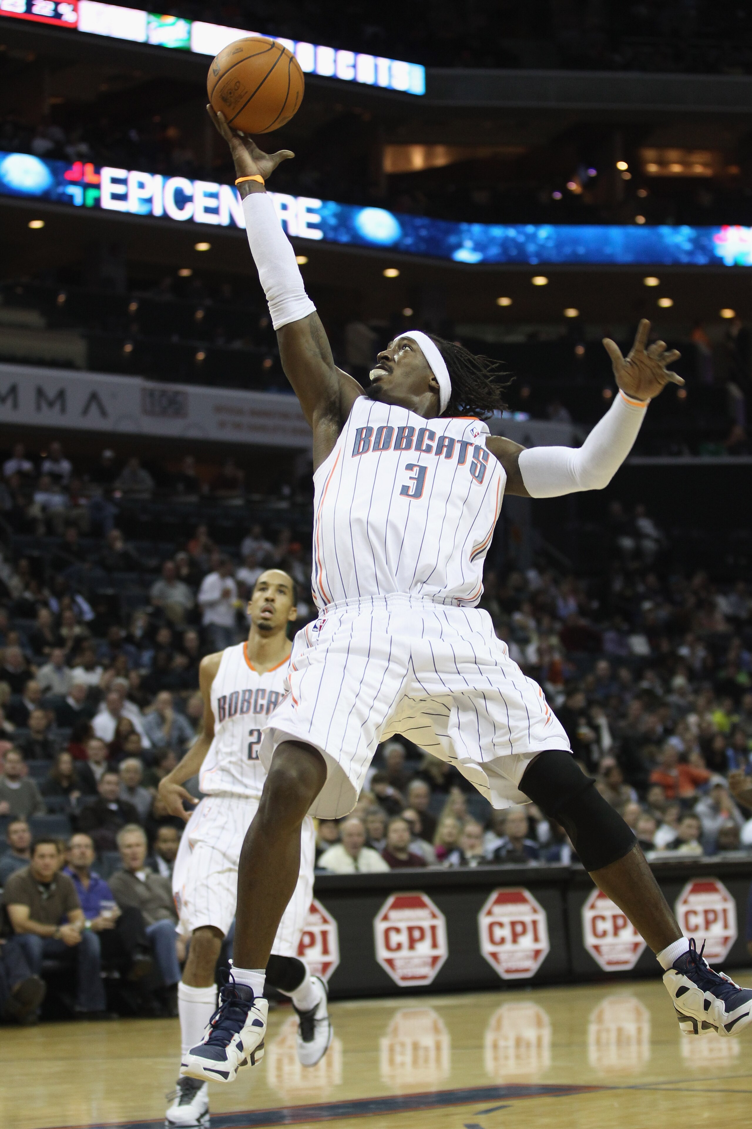 CHARLOTTE, NC - DECEMBER 07: Gerald Wallace #3 of the Charlotte Bobcats against the Denver Nuggets during their game at Time Warner Cable Arena on December 7, 2010 in Charlotte, North Carolina. NOTE TO USER: User expressly acknowledges and agrees that, CHARLOTTE, NC - DECEMBER 07: Gerald Wallace #3 of the Charlotte Bobcats against the Denver Nuggets during their game at Time Warner Cable Arena on December 7, 2010 in Charlotte, North Carolina. NOTE TO USER: User expressly acknowledges and agrees that,