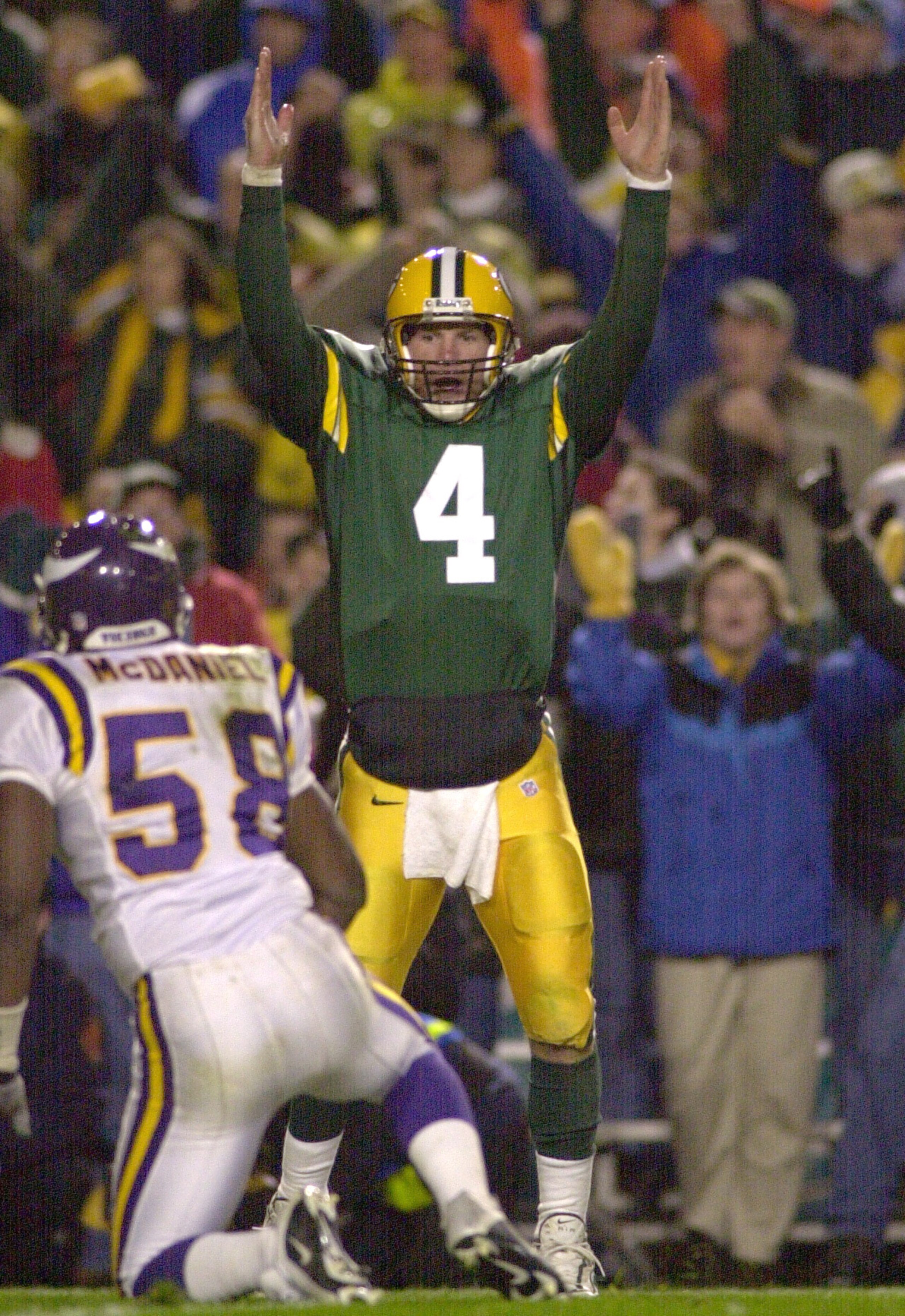 6 Nov 2000:  Quarterback Brett Favre of the Green Bay Packers celebrates a touchdown against the Minnesota Vikings in the second quarter at Lambeau Field in Green Bay, Wisconsin. <DIGITAL IMAGE> Mandatory Credit: Matthew Stockman/ALLSPORT
