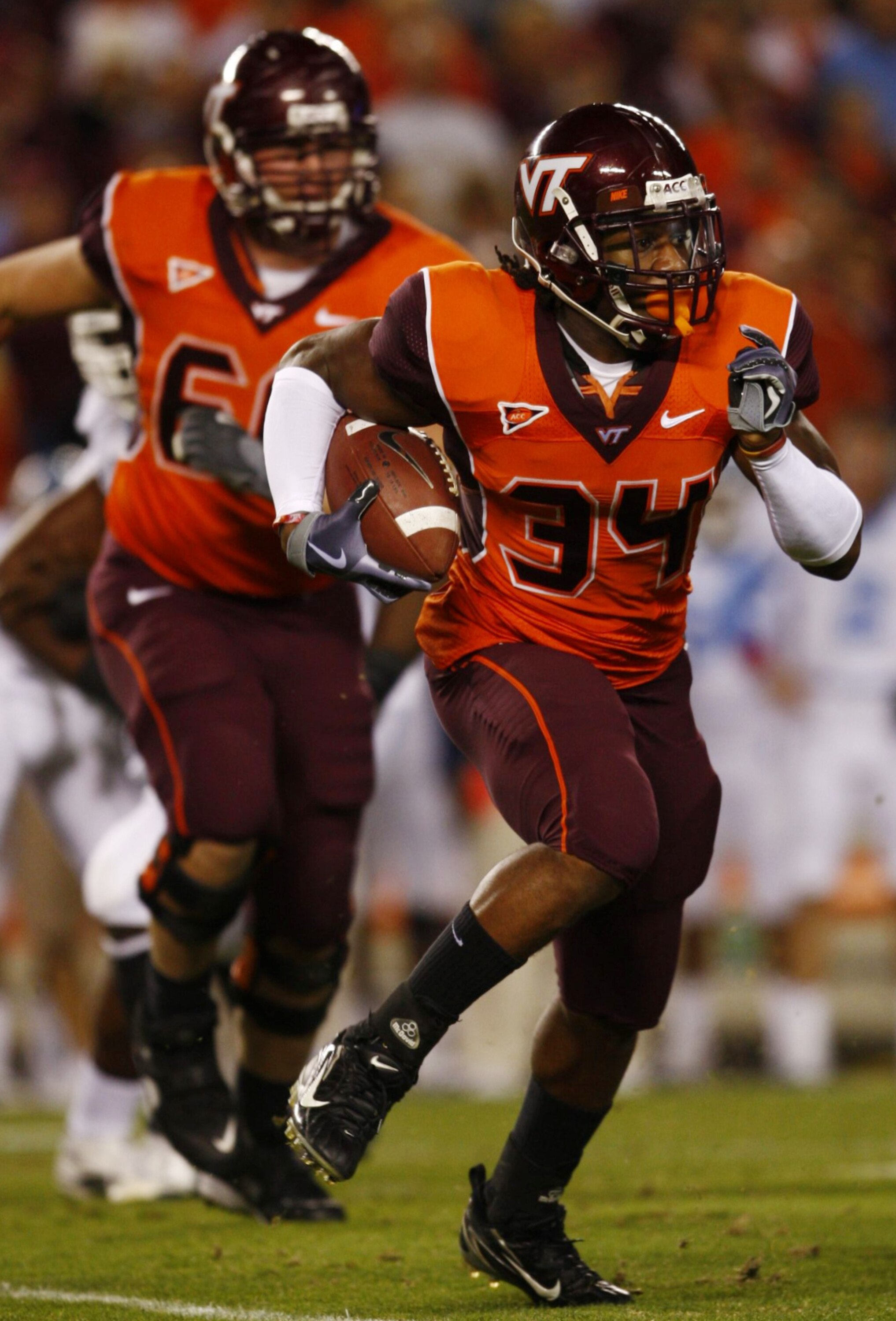 BLACKSBURG, VA - OCTOBER 29:  Running back Ryan Williams #34 of the Virginia Tech University Hokies carries the ball in the first quarter of the game against the North Carolina Tar Heels at Lane Stadium on October 29, 2009 in Blacksburg, Virginia.  (Photo