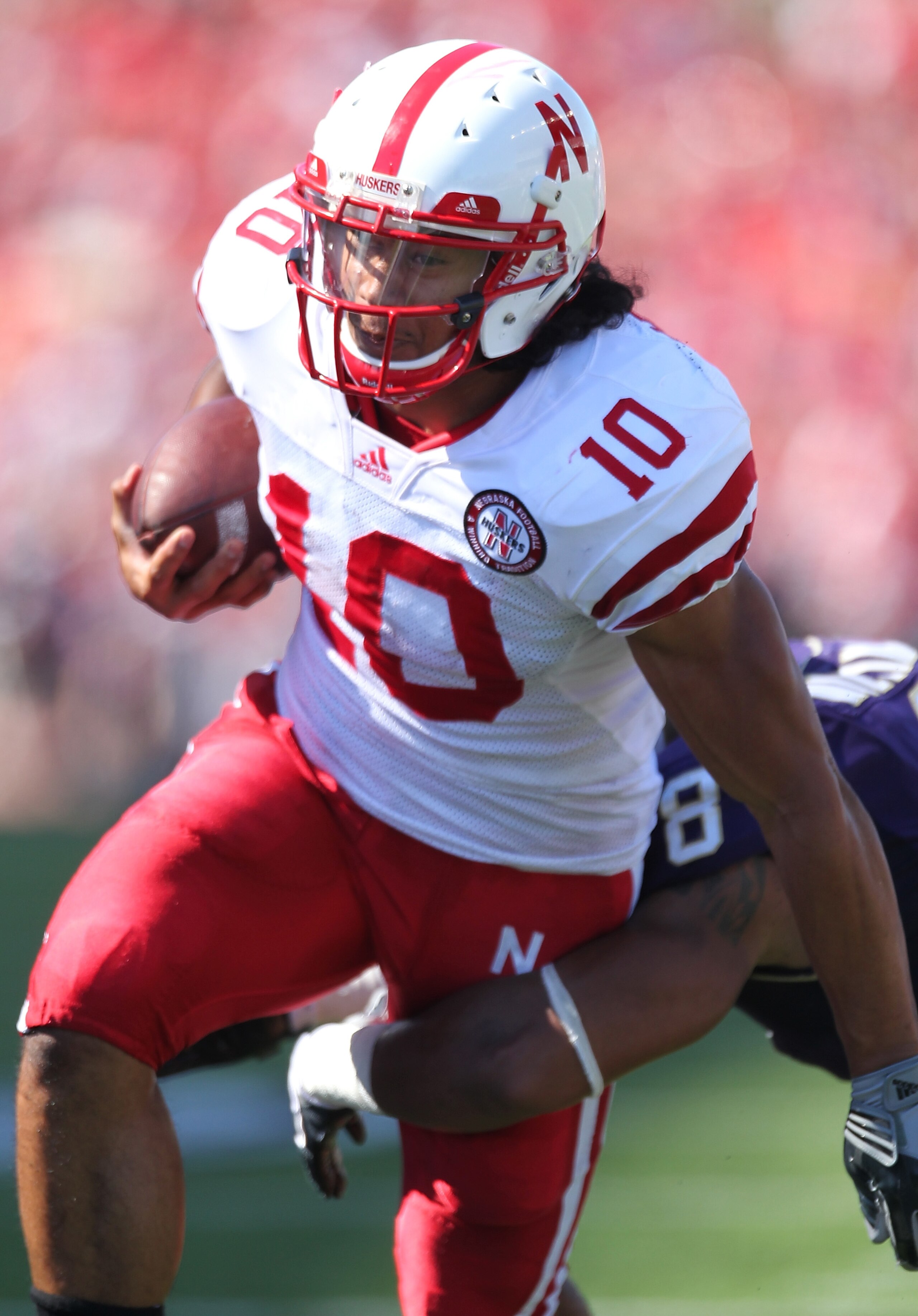 SEATTLE - SEPTEMBER 18:  Running back Roy Helu Jr. #10 of the Nebraska Cornhuskers rushes for a touchdown in the second quarter against the Washington Huskies on September 18, 2010 at Husky Stadium in Seattle, Washington. (Photo by Otto Greule Jr/Getty Im