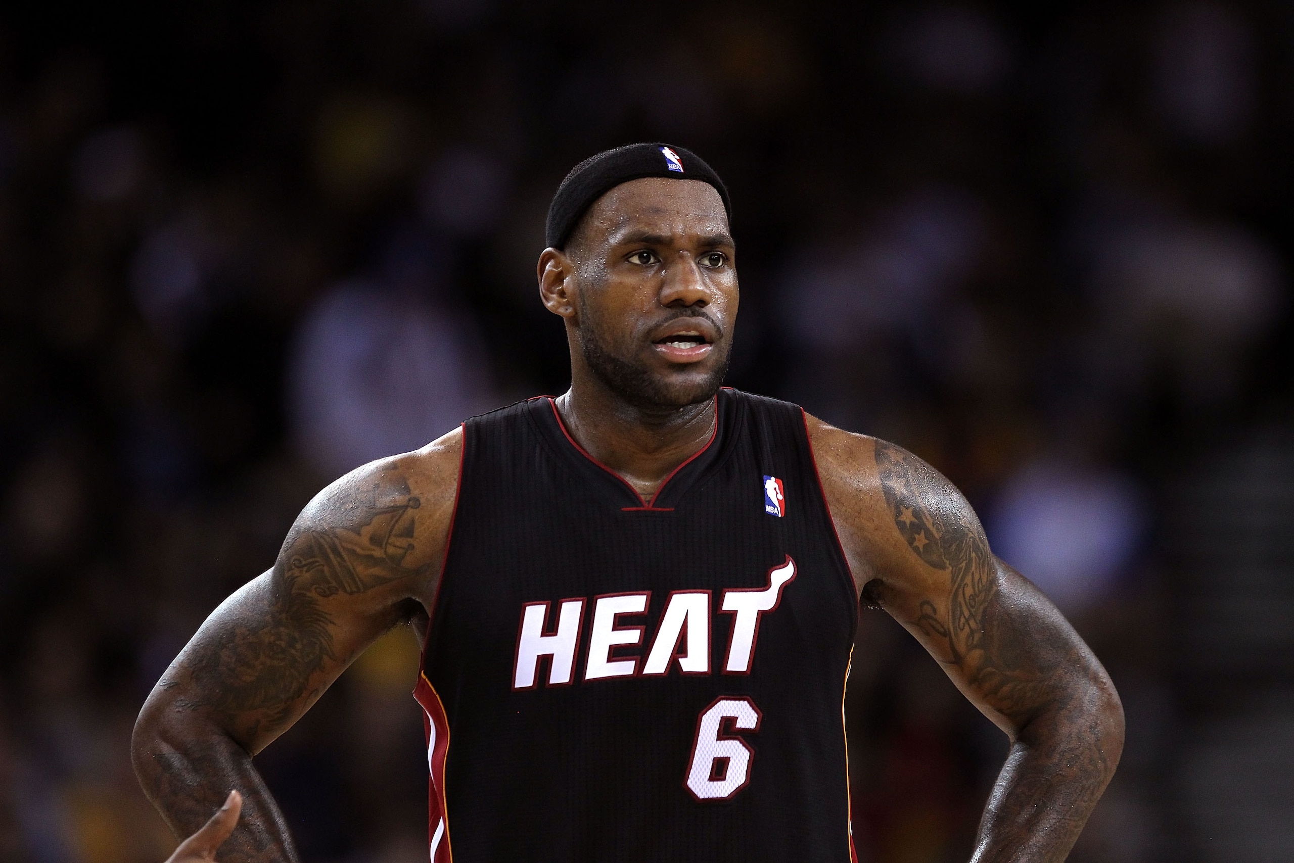 OAKLAND, CA - DECEMBER 10: Lebron James #6 of the Miami Heat in action against the Golden State Warriors at Oracle Arena on December 10, 2010 in Oakland, California. NOTE TO USER: User expressly acknowledges and agrees that, by downloading and or using t OAKLAND, CA - DECEMBER 10: Lebron James #6 of the Miami Heat in action against the Golden State Warriors at Oracle Arena on December 10, 2010 in Oakland, California. NOTE TO USER: User expressly acknowledges and agrees that, by downloading and or using t