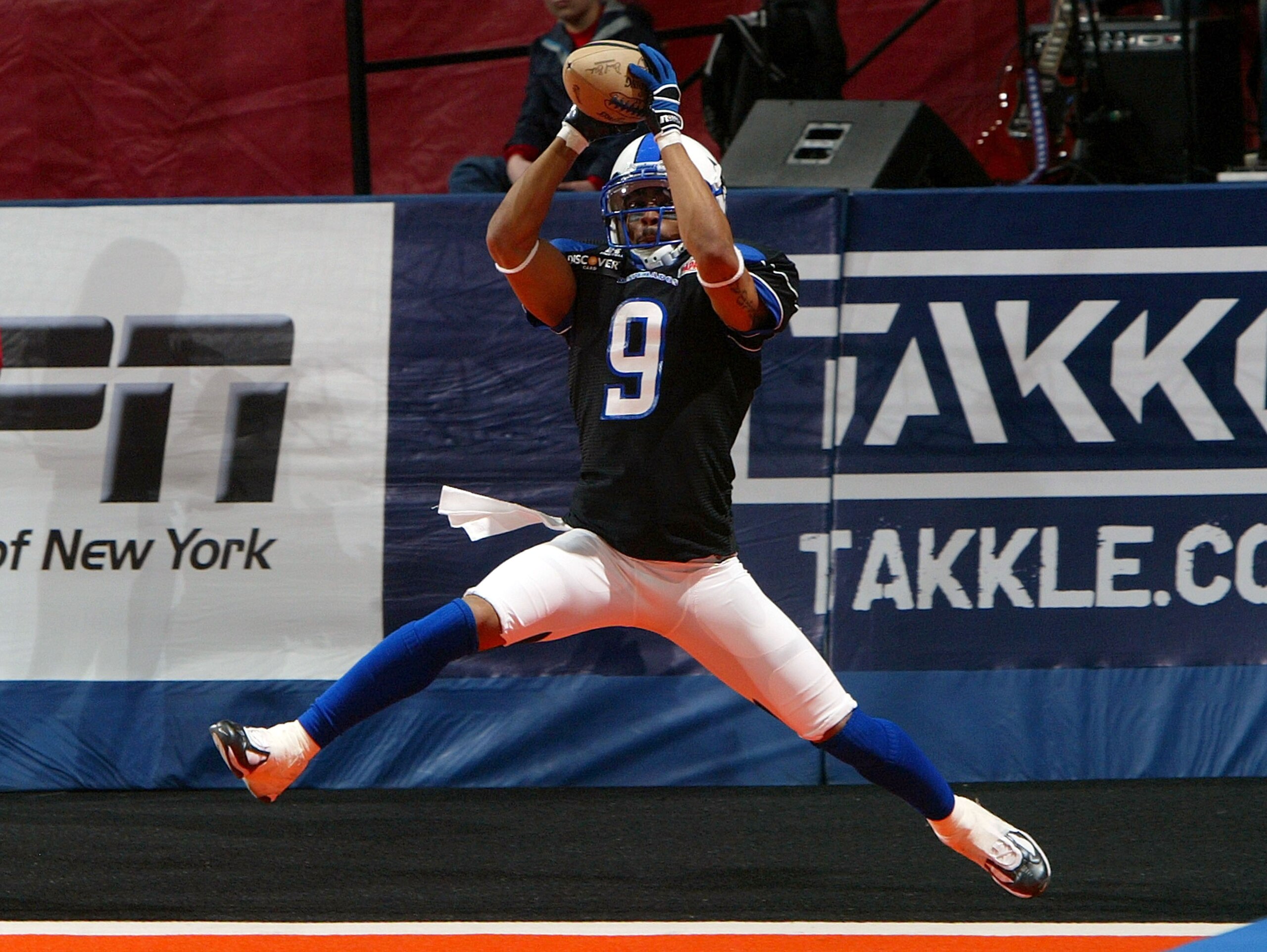 UNIONDALE, NY - MARCH 04:  Andrae Thurman #9 of the Dallas Desperados hauls in a touchdown against the New York Dragons during their Arena Football League game on March 4, 2007 at Nassau Coliseum in Uniondale, New York.  The Desperados defeated the Dragon