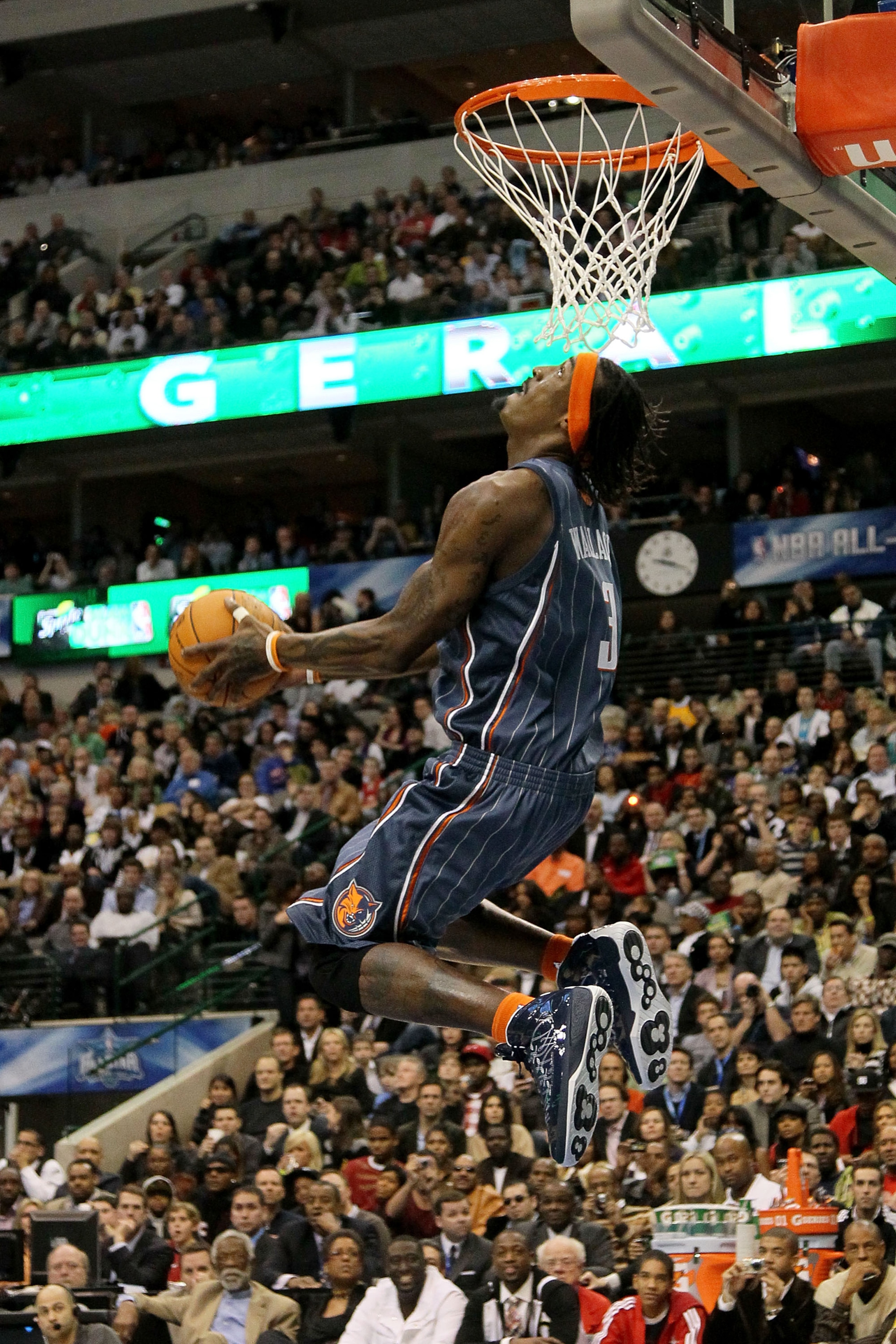 DALLAS - FEBRUARY 13: Gerald Wallace #3 of the Charlotte Bobcats attempts a dunk during the Sprite Slam Dunk Contest on All-Star Saturday Night, part of 2010 NBA All-Star Weekend at American Airlines Center on February 13, 2010 in Dallas, Texas. NOTE TO DALLAS - FEBRUARY 13: Gerald Wallace #3 of the Charlotte Bobcats attempts a dunk during the Sprite Slam Dunk Contest on All-Star Saturday Night, part of 2010 NBA All-Star Weekend at American Airlines Center on February 13, 2010 in Dallas, Texas. NOTE TO