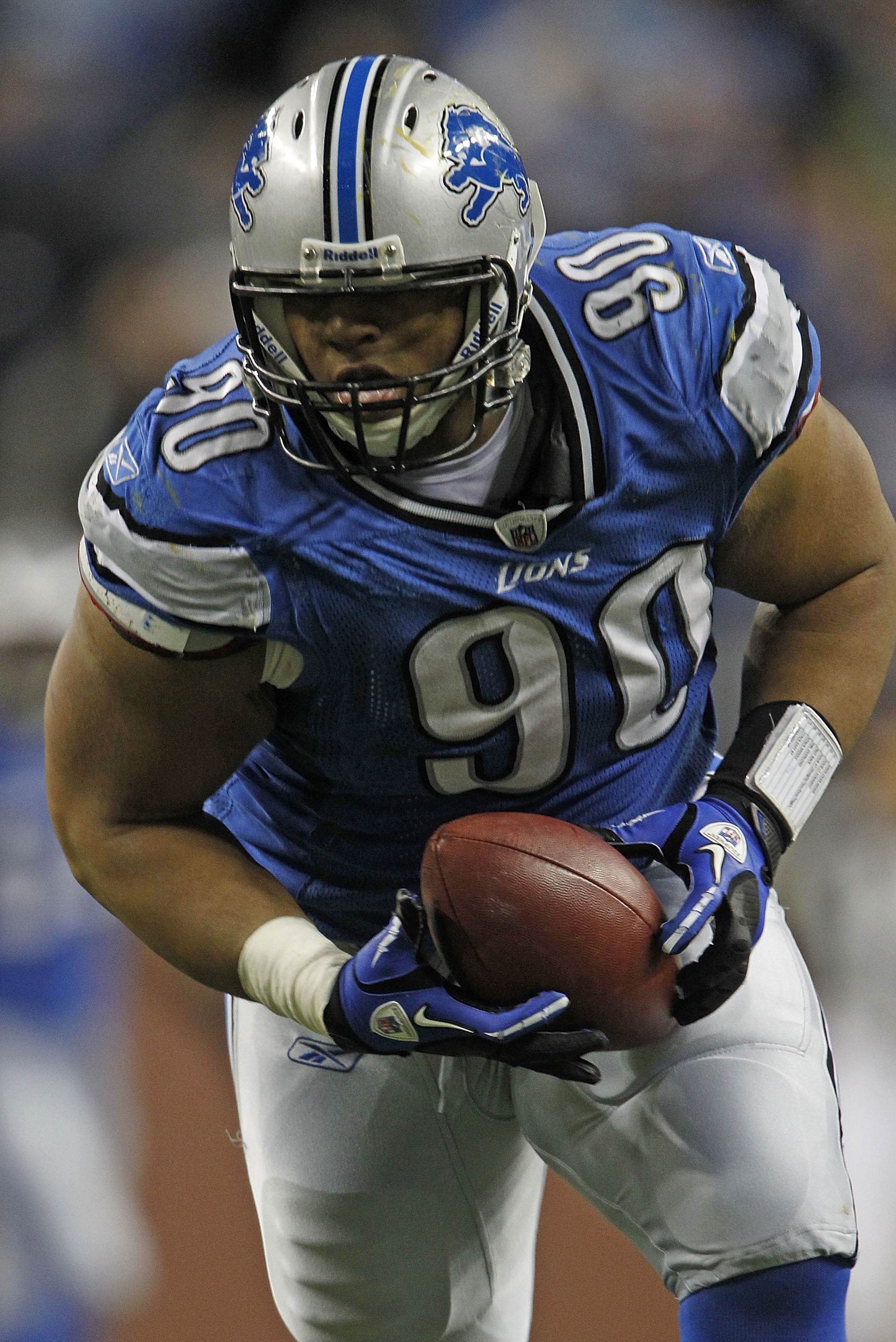 DETROIT - OCTOBER 31:  Ndamukong Suh #90 of the Detroit Lions recovers a late fourth quarter fumble from Rex Grossman #8 of the Washington Redskins an scores a touchdown at Ford Field on October 31, 2010 in Detroit, Michigan. The Lions defeated the Redski