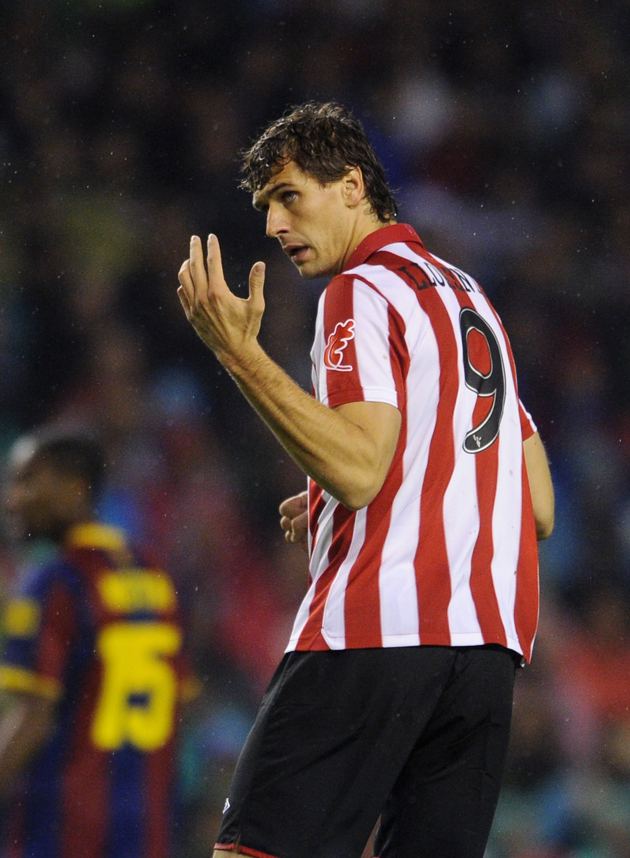 BILBAO, SPAIN - SEPTEMBER 25:  Fernando Llorente of Athletic Bilbao gestures during the La Liga match between Athletic Bilbao and Barcelona at the San Mames Stadium on September 25, 2010 in Bilbao, Spain. Barcelona won the match 3-1.  (Photo by Jasper Jui