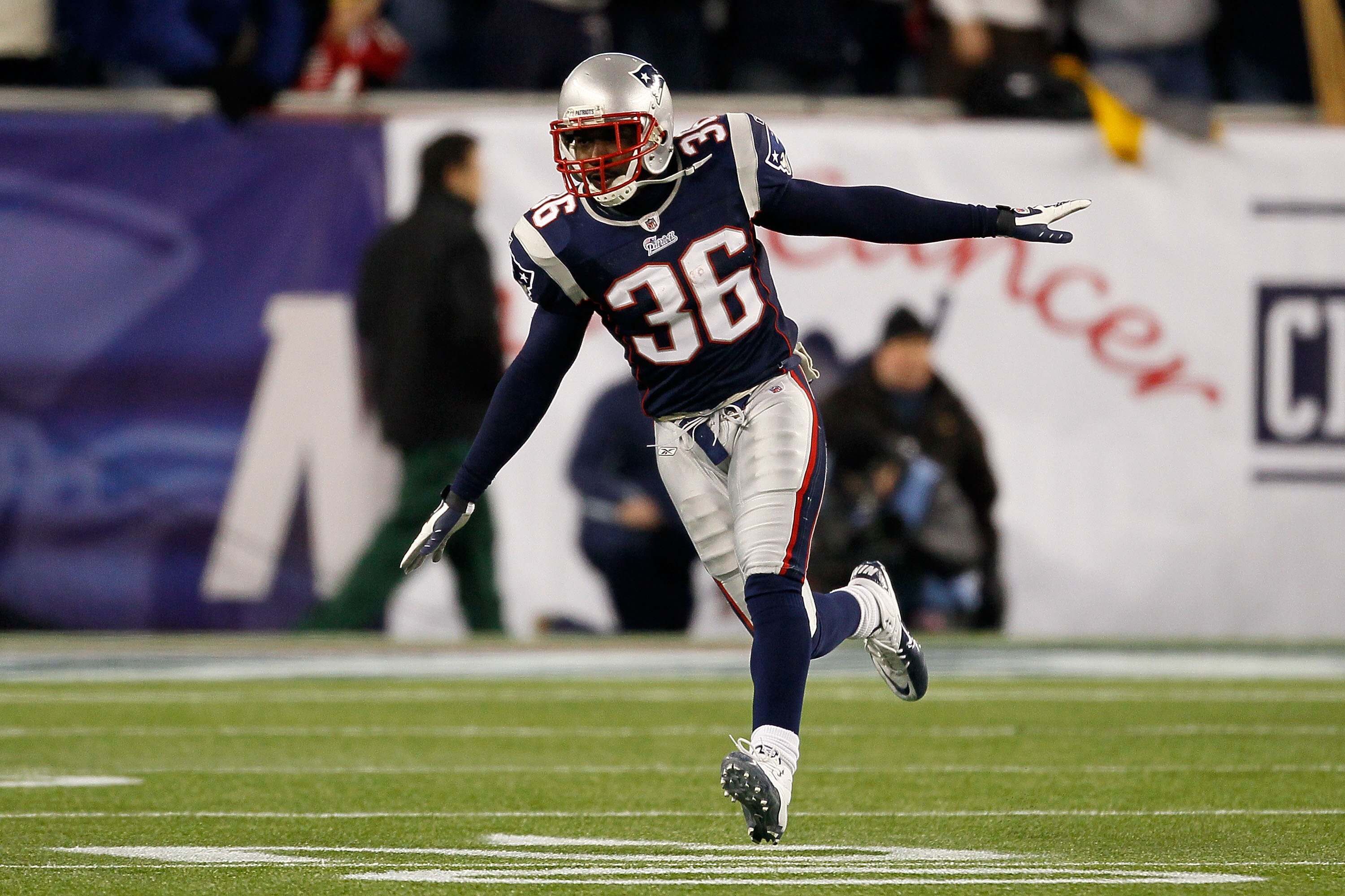 FOXBORO, MA - DECEMBER 06:  James Sanders #36 of the New England Patriots celebrates after he intercepted a pass against the New York Jets at Gillette Stadium on December 6, 2010 in Foxboro, Massachusetts.  (Photo by Jim Rogash/Getty Images)