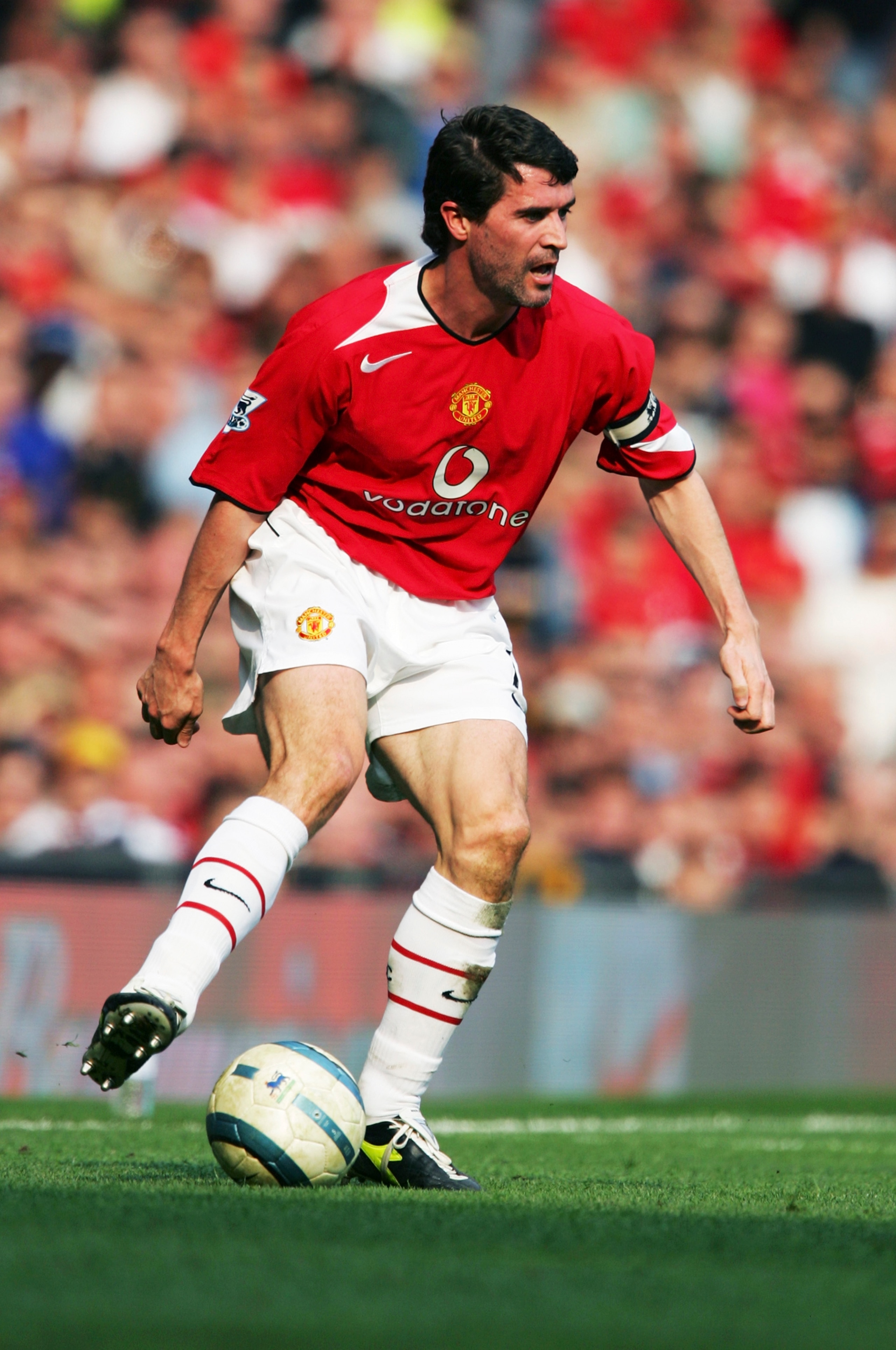 MANCHESTER, ENGLAND - APRIL 2:  Roy Keane of Manchester United in action during the Premier League match between Manchester United and Blackburn Rovers at Old Trafford on April 2, 2005 in Manchester, England.  (Photo by Alex Livesey/Getty Images)